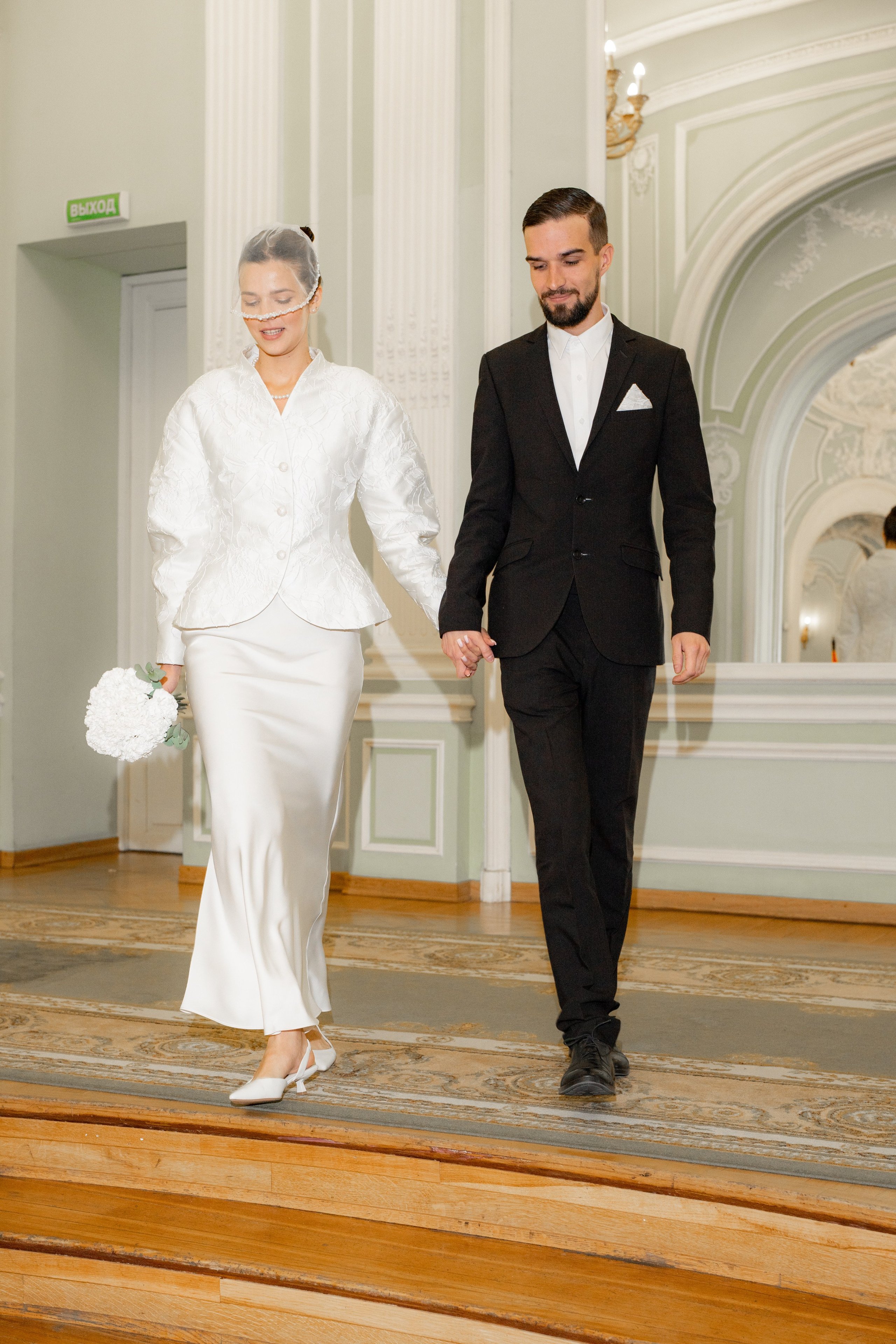 Свадебная фотосессия в Апреле в Петербурге. Свадебный фотограф Александр Невский в Санкт-Петербурге