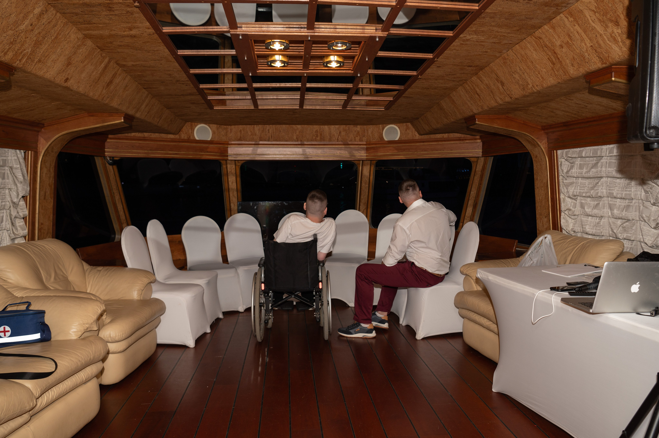 Выпускной вечер 11 класс на теплоходе. Детский и семейный фотограф г. Москва Оксана Катаджи