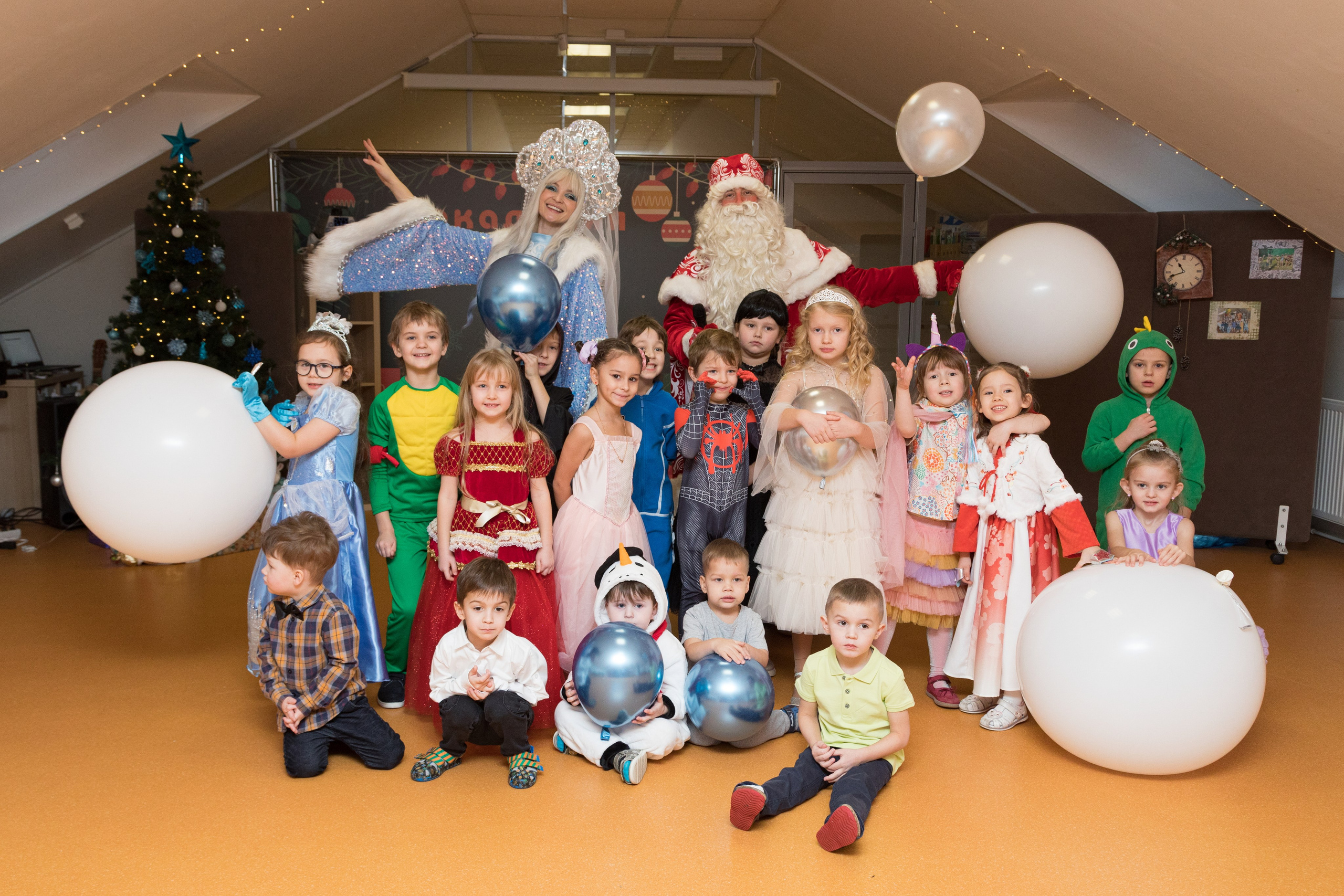 Фото детского новогоднего праздника. Детский и контент фотограф Надя Волкова Санкт-Петербург