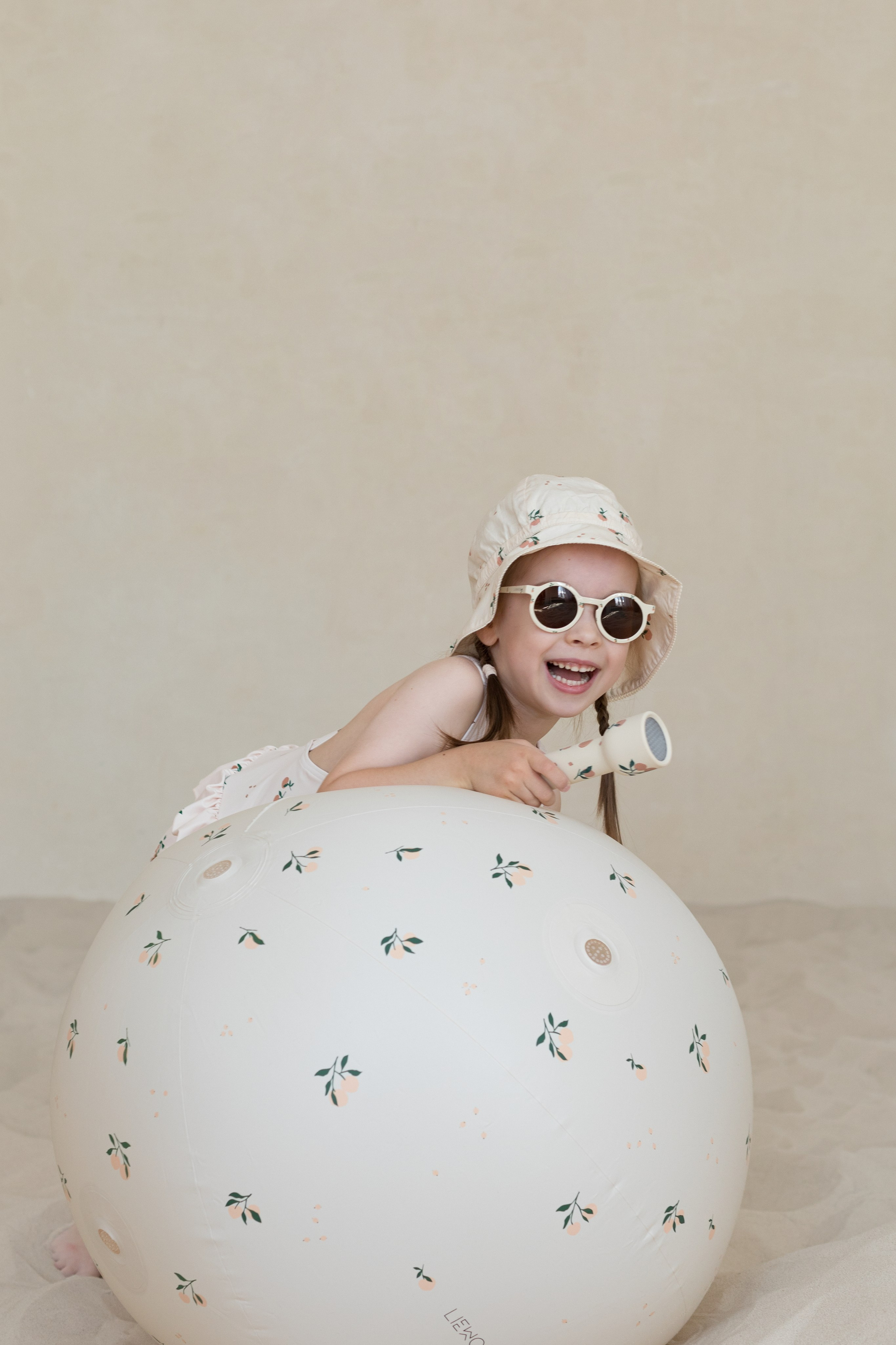 Фотосессия в песке для детского бренда. Детский и контент фотограф Надя Волкова Санкт-Петербург