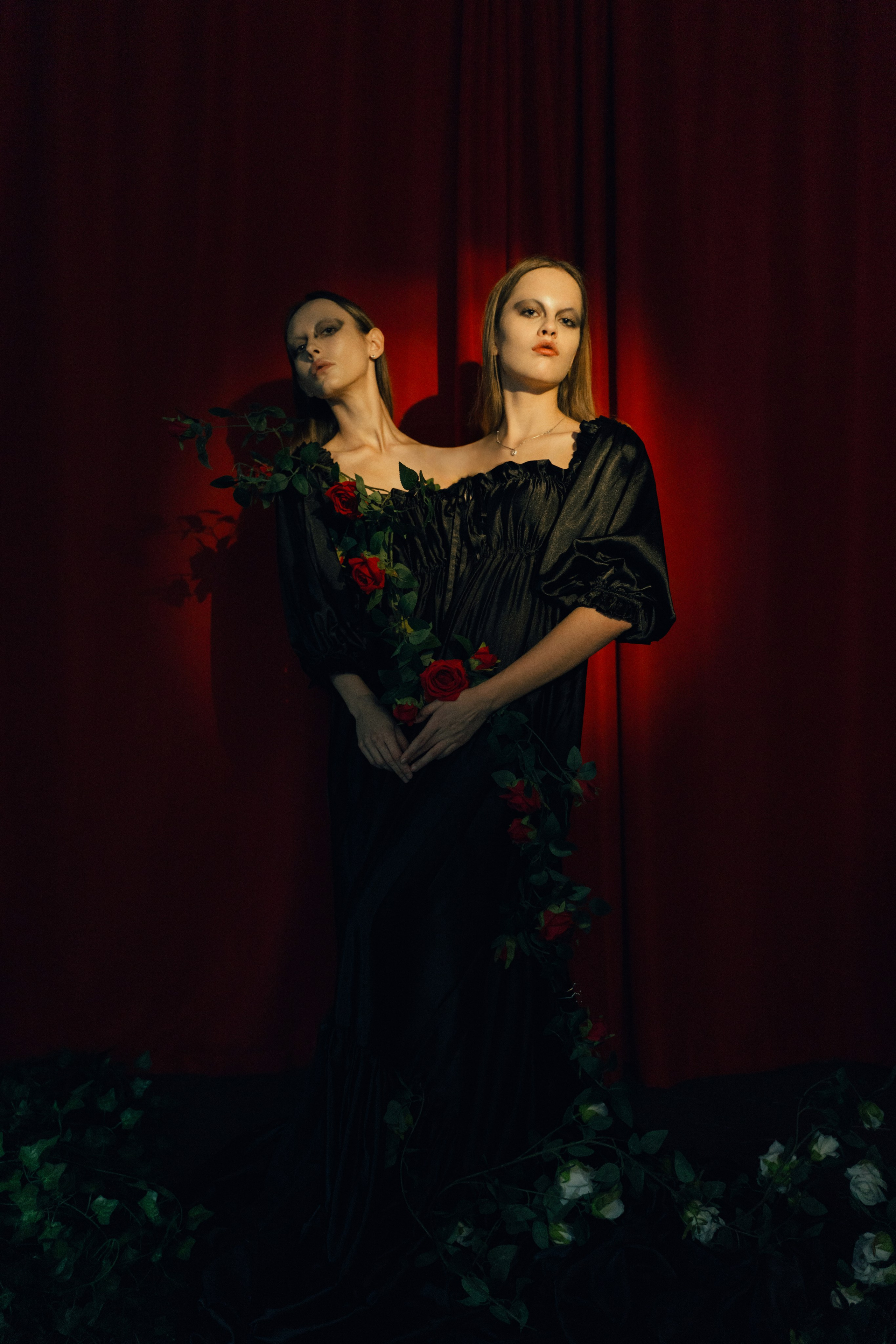 Сиамские близнецы. Фотограф Anita Mivchas