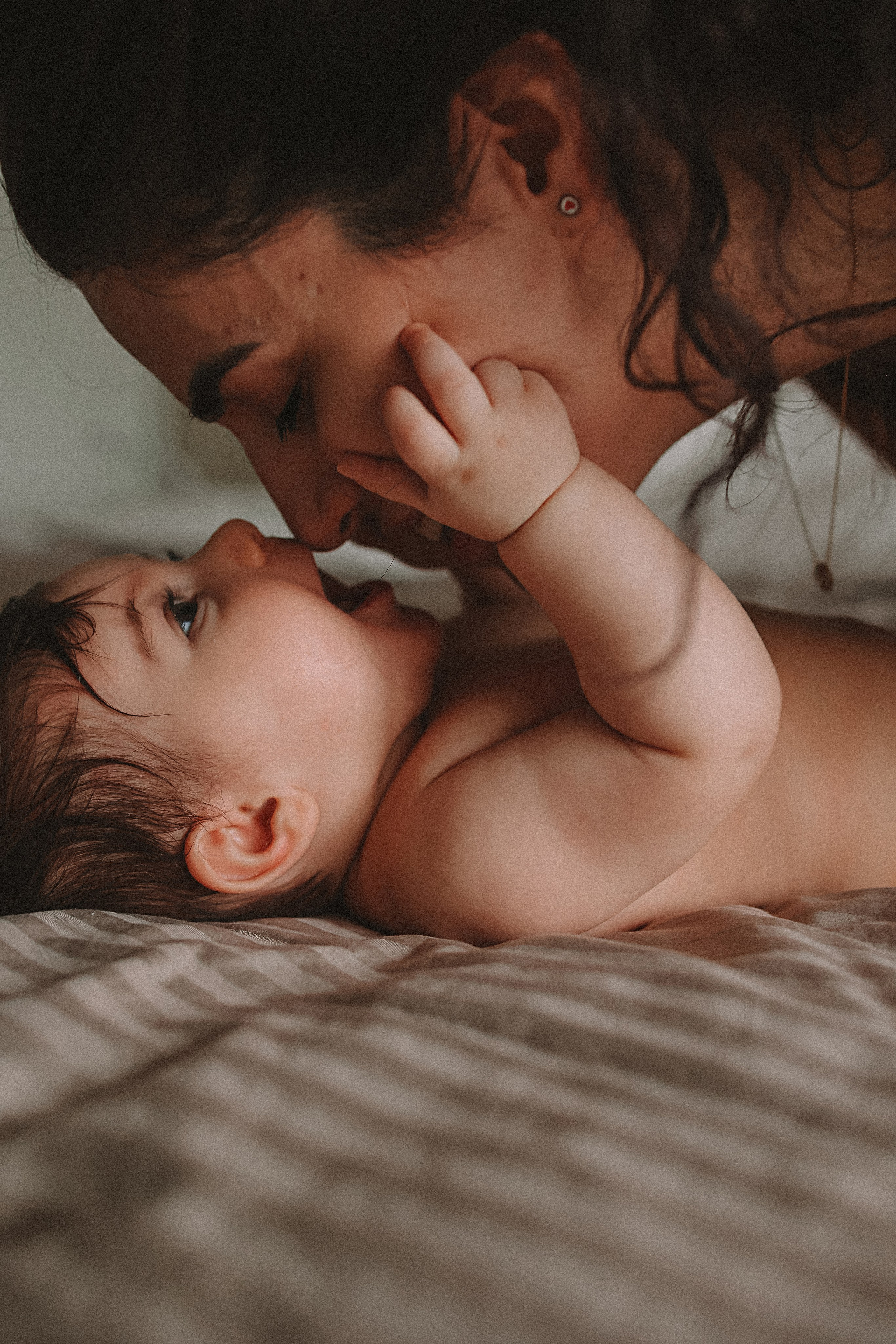 С малышкой. Семейный фотограф Тюмень, фотограф на роды Салмина Мария