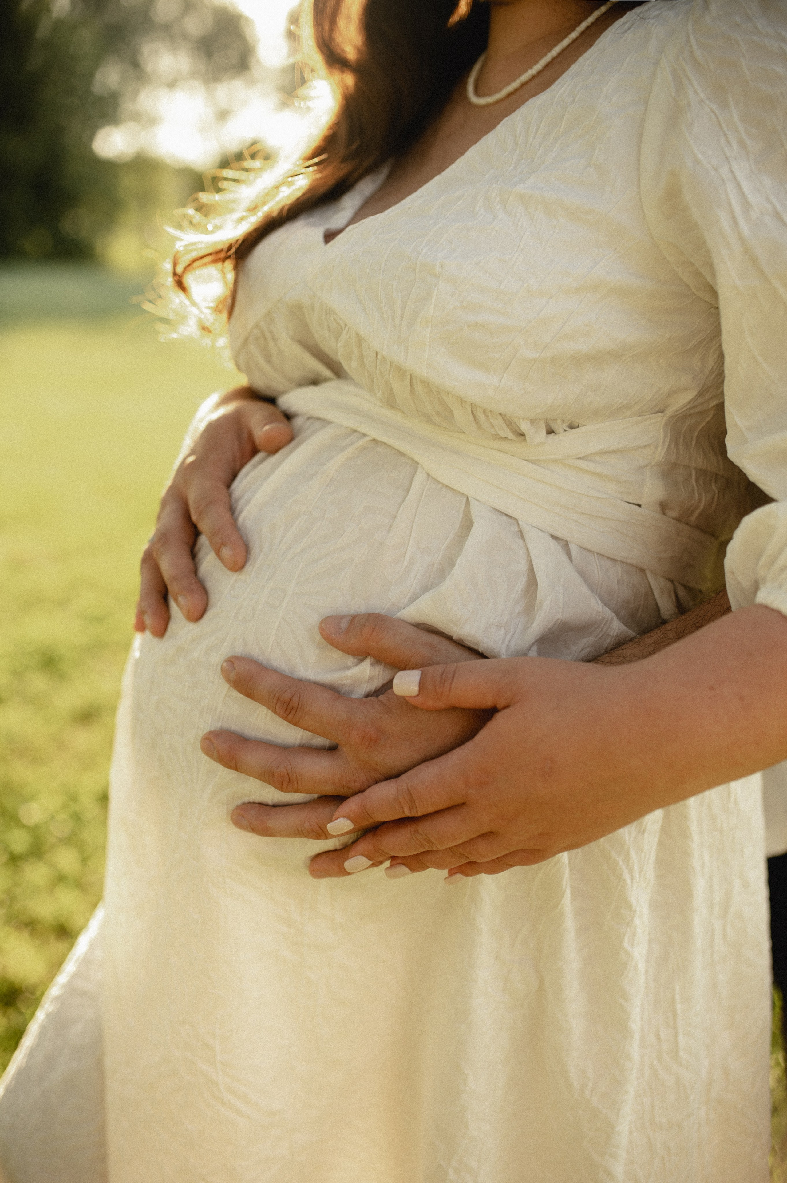 Фотосессия беременности на природе в парке Москвы. Семейная фотосессия Бутово Москва фотограф Алина Морщагина