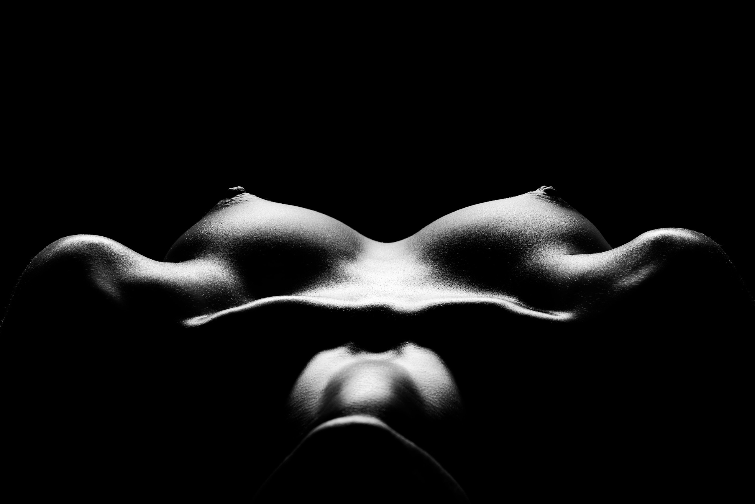 Скульптурное и силуэтное ню: чёрно-белая эстетика. Арт фотограф в Москве Леонид Маркачев. Женский портрет, будуар, фэшн, арт-ню