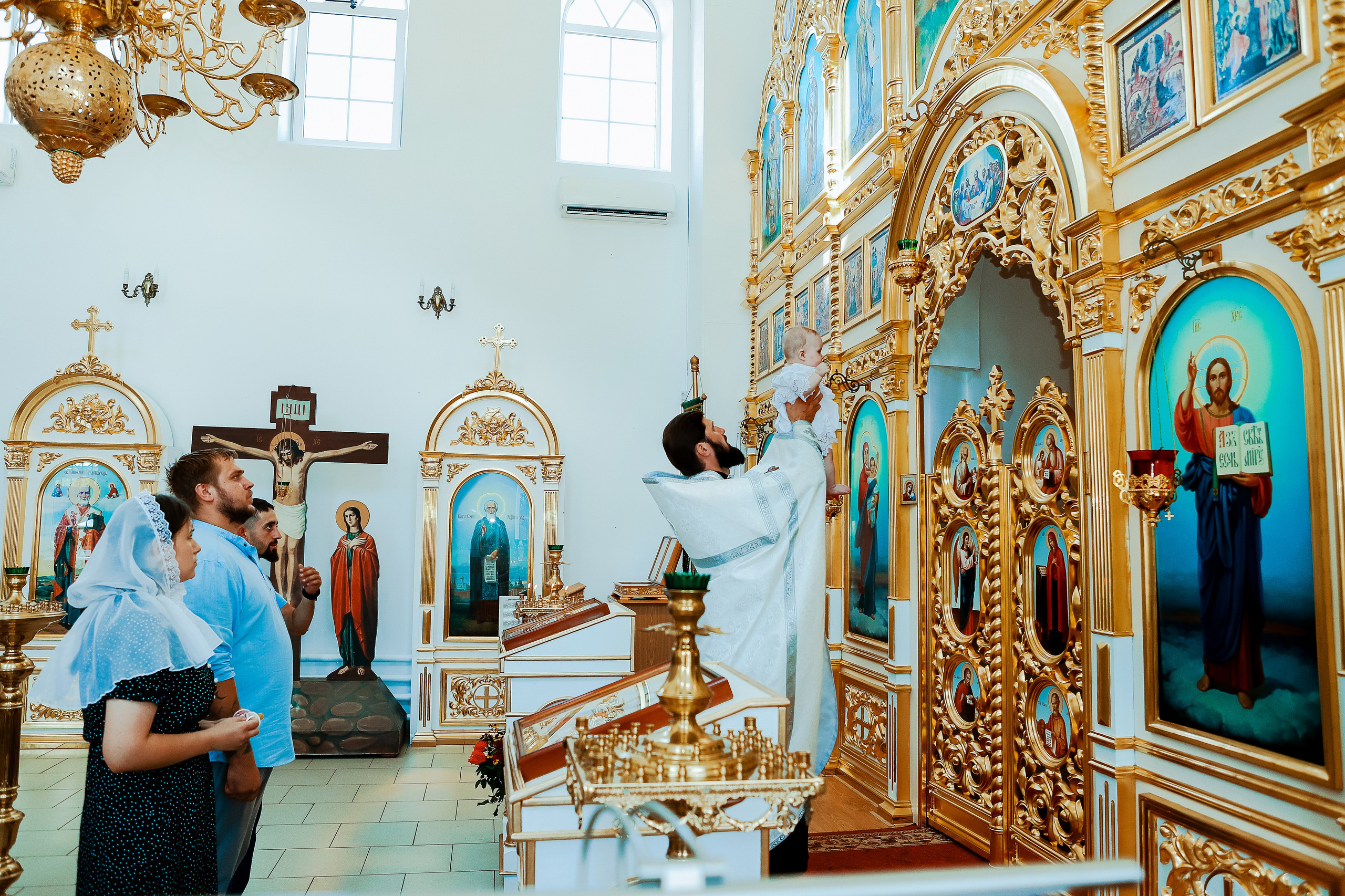 Таинство Крещения Отца и Дочери. Свадебный фотограф Евгения Фролова г. Каменск-Шахтинский, Донецк, Ростов