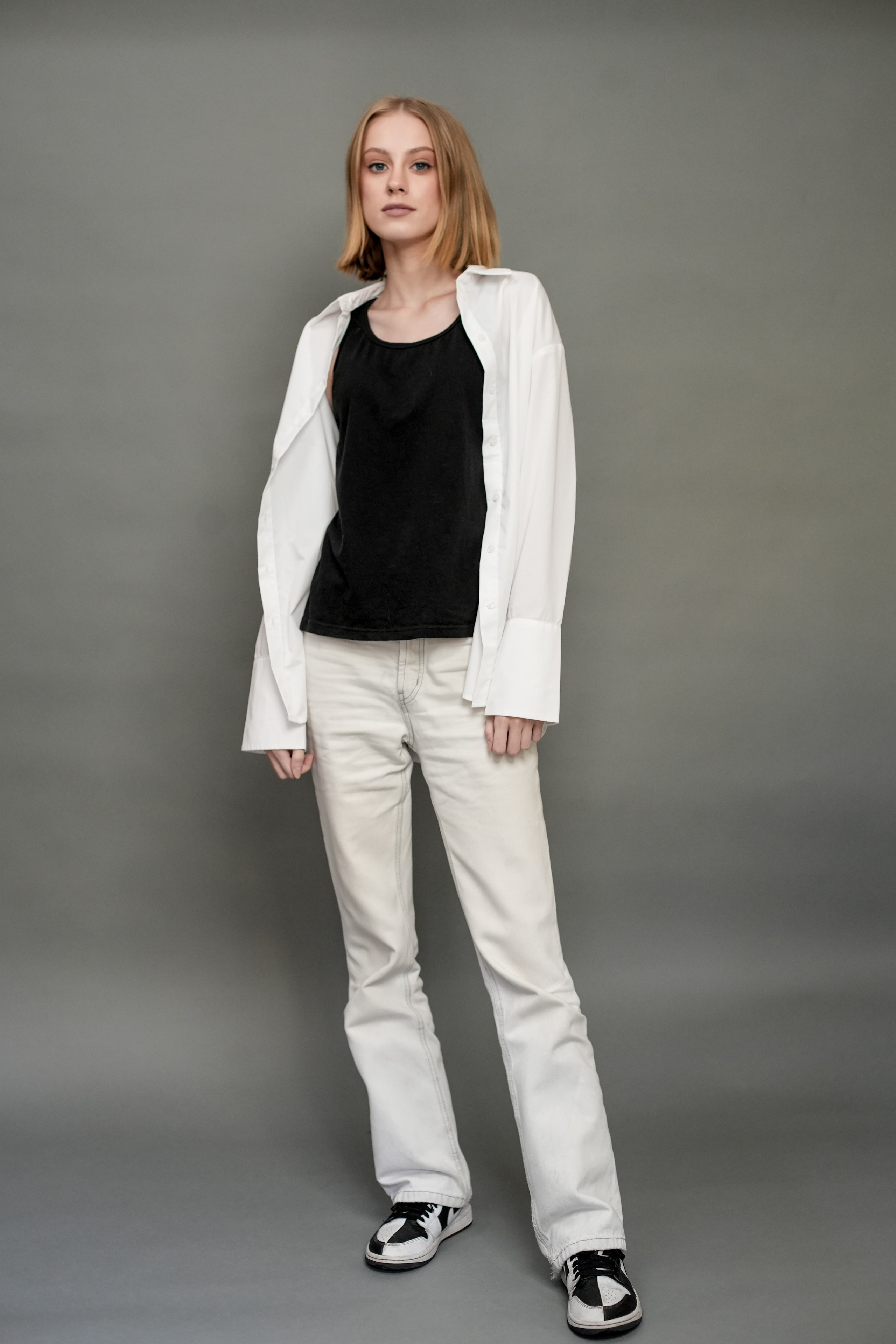 Вероника Шелеметьева актриса. Портретная съемка в Москве, студийный фотограф Игорь Фомин