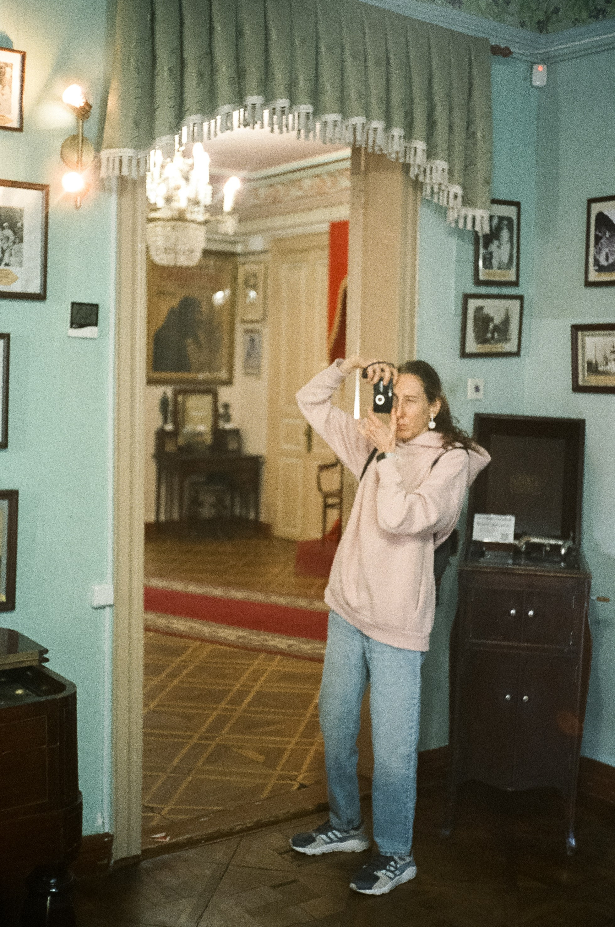 Кисловодск вечером, музей Ярошенко / Ricoh 500GS / SFL 500T