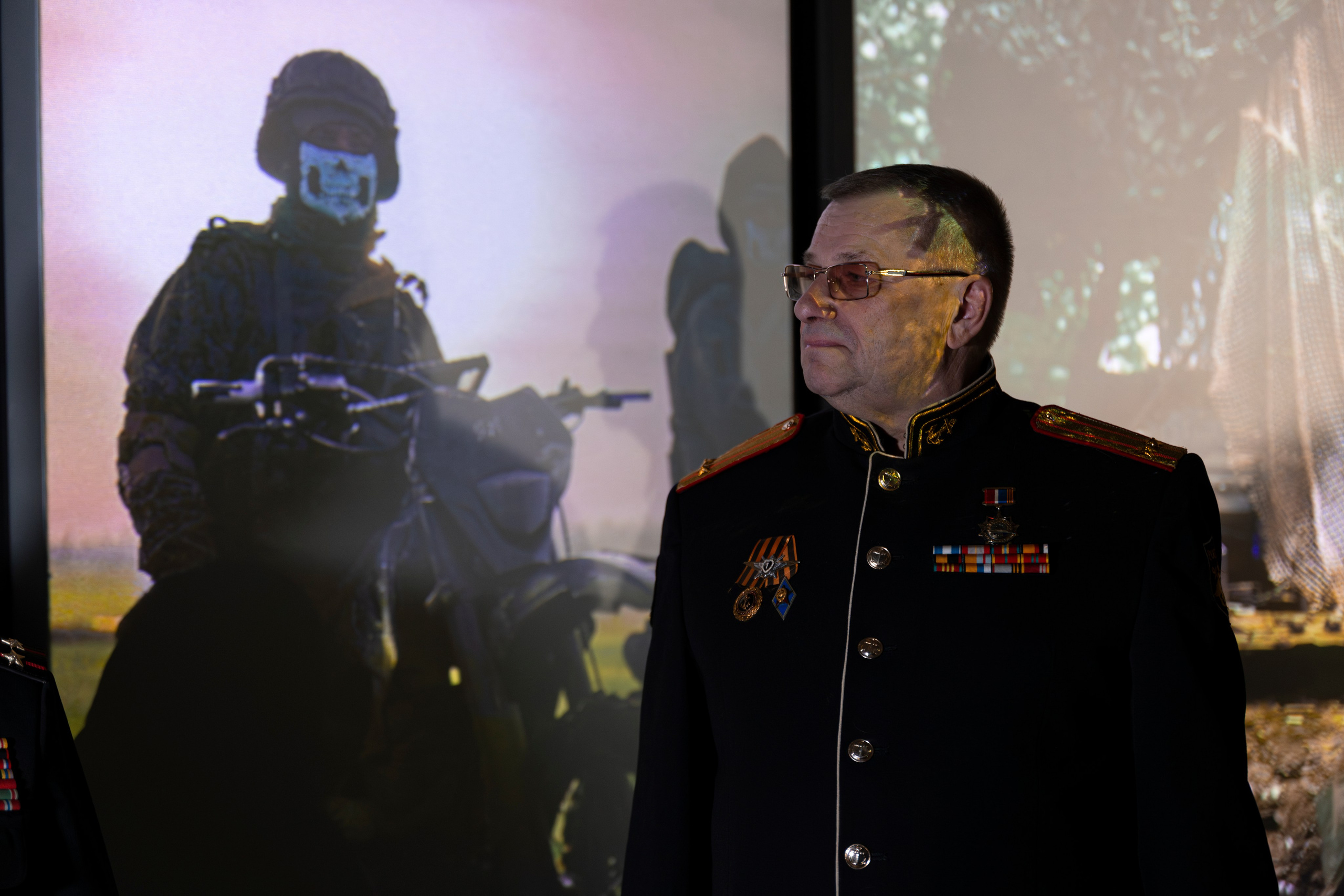 Выставка «Чёрные береты. Где мы, там — победа!». Олег Катакинов| Репортажный фотограф в городе у моря (Владивосток)