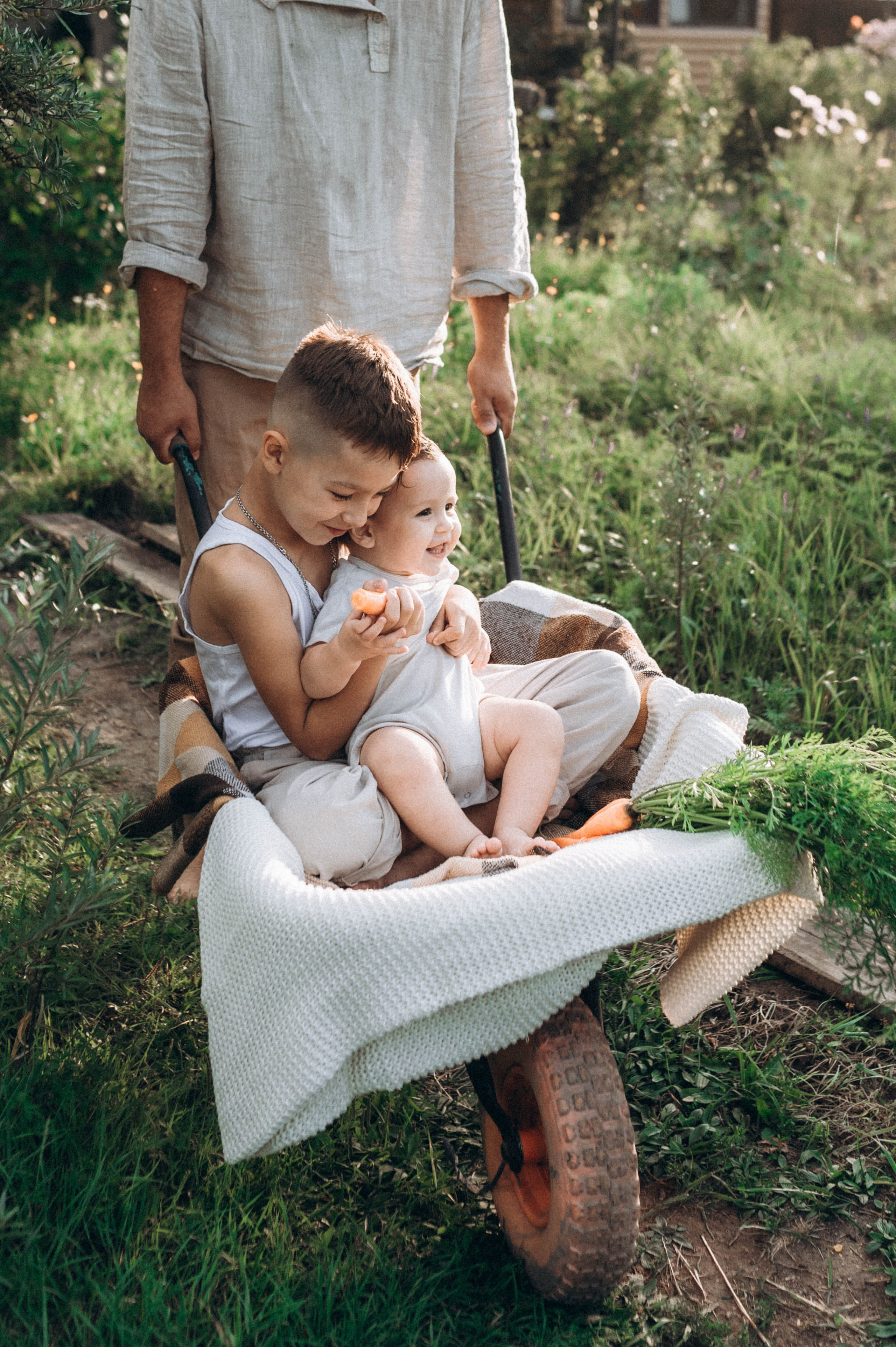 Карим, Надя, Матвей и Мирон. Свадебный и семейный фотограф в Чите Юлия Оранская