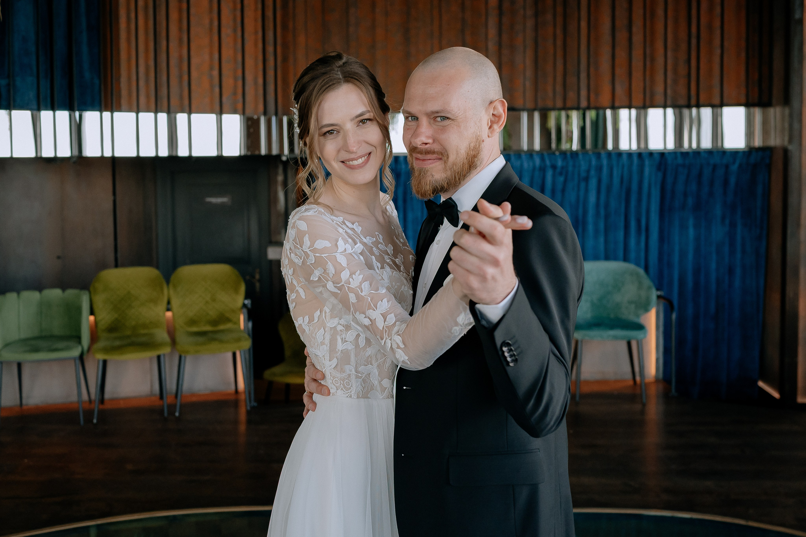 Фотосессия Ани и Игоря в ресторане