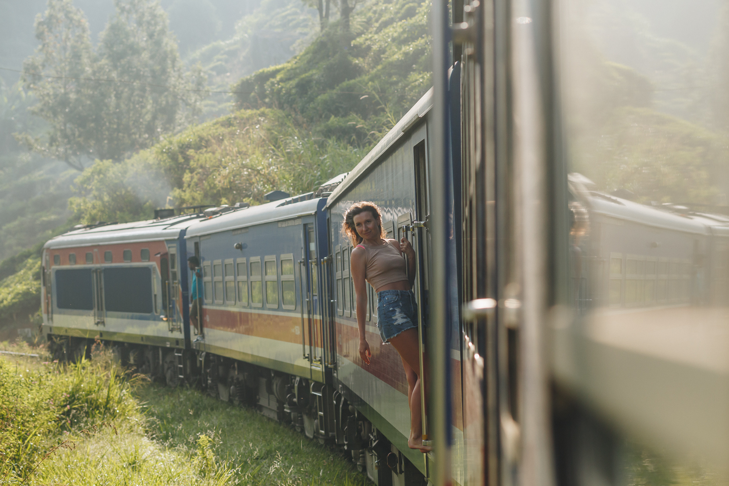 Юля. Поезд Элла — Канди (Шри-Ланка). Фотограф Марина Каныгина (Федосеева)