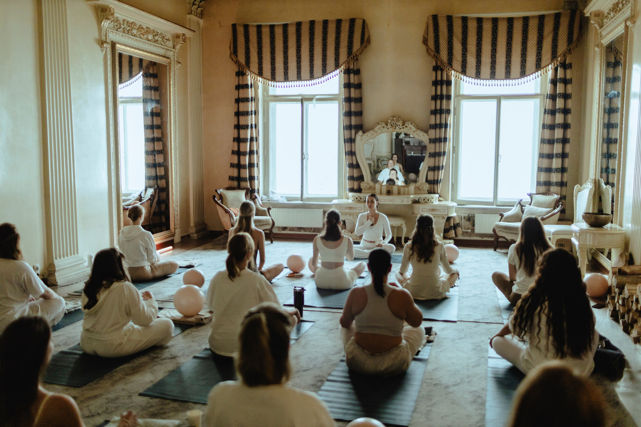 Оффлайн мероприятие Женского Клуба. Фотограф Блинова Арина | Санк-Петербург