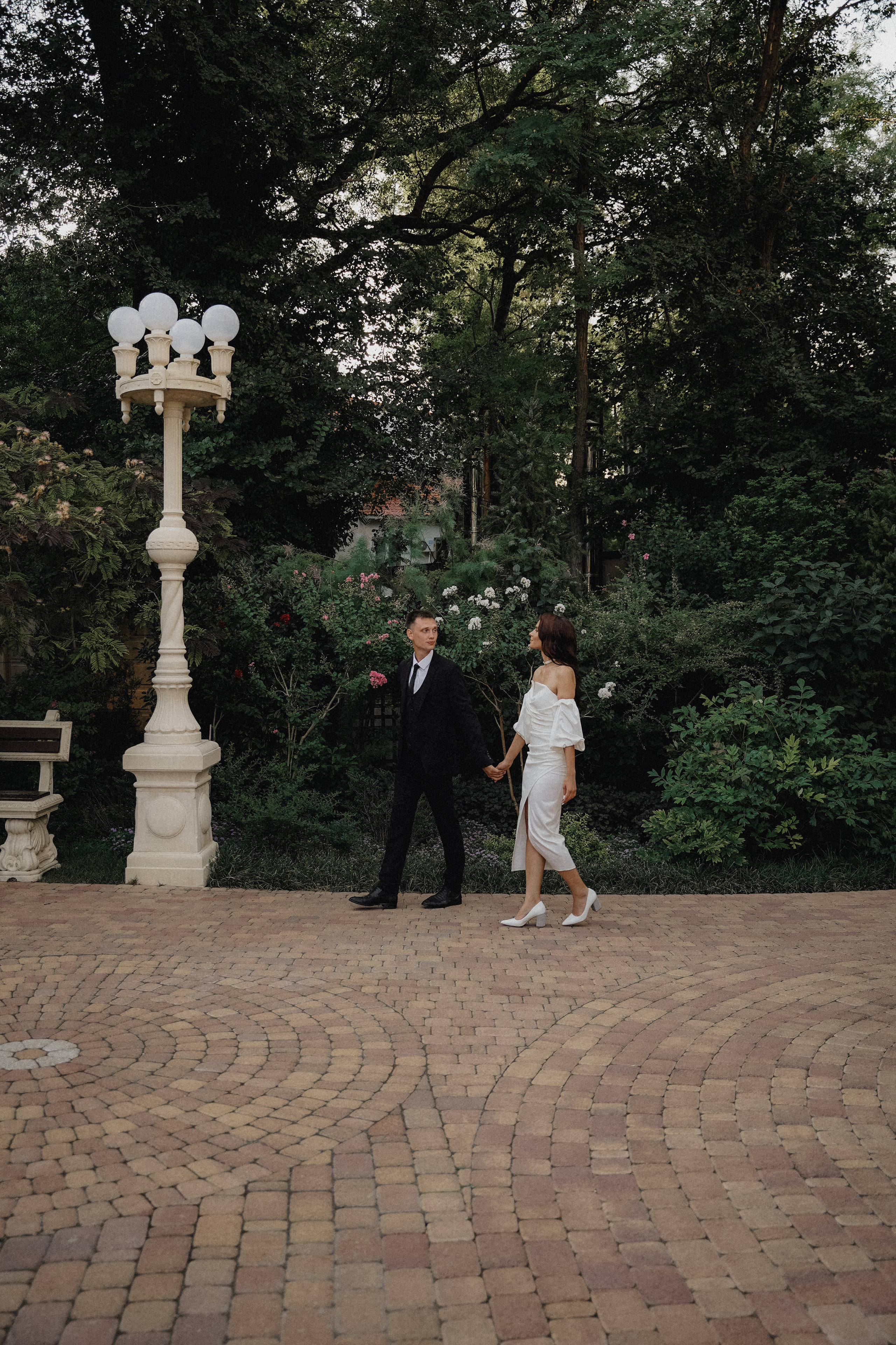 Свадьба в Геленджике в старом парке. VISUAL ARTIST · KRONGAUZ ANASTASIA