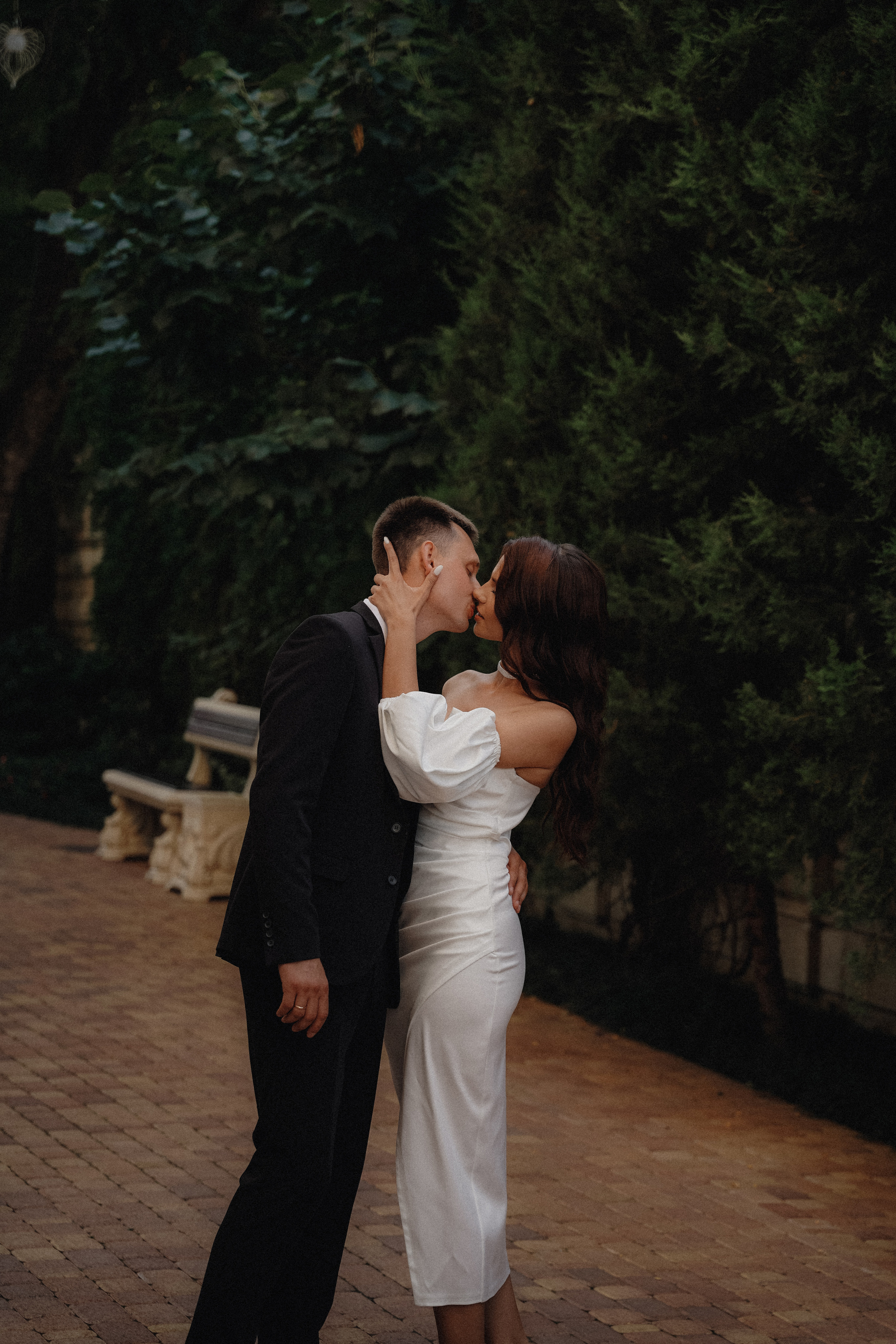 Свадьба в Геленджике в старом парке. VISUAL ARTIST · KRONGAUZ ANASTASIA