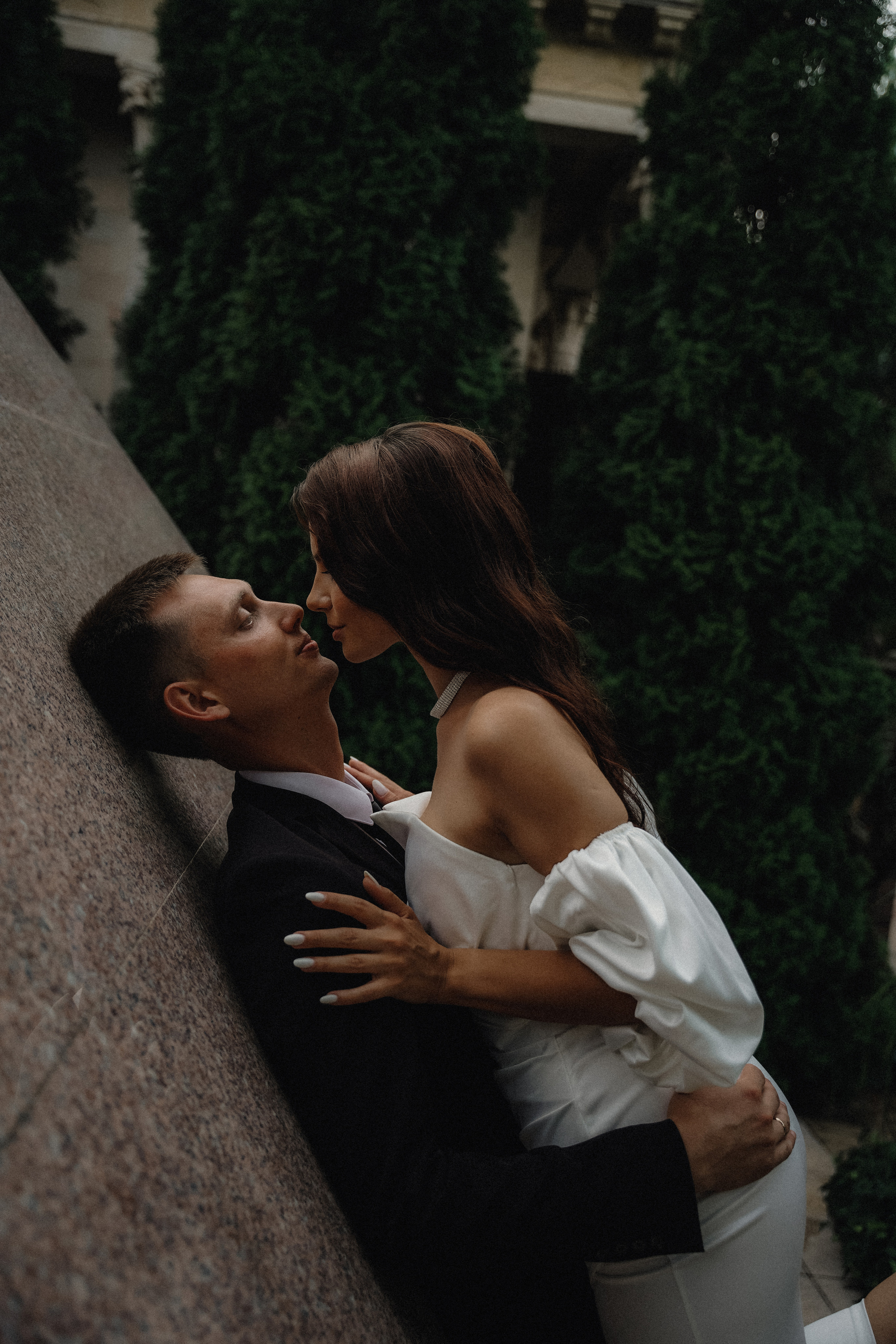 Свадьба в Геленджике в старом парке. VISUAL ARTIST · KRONGAUZ ANASTASIA