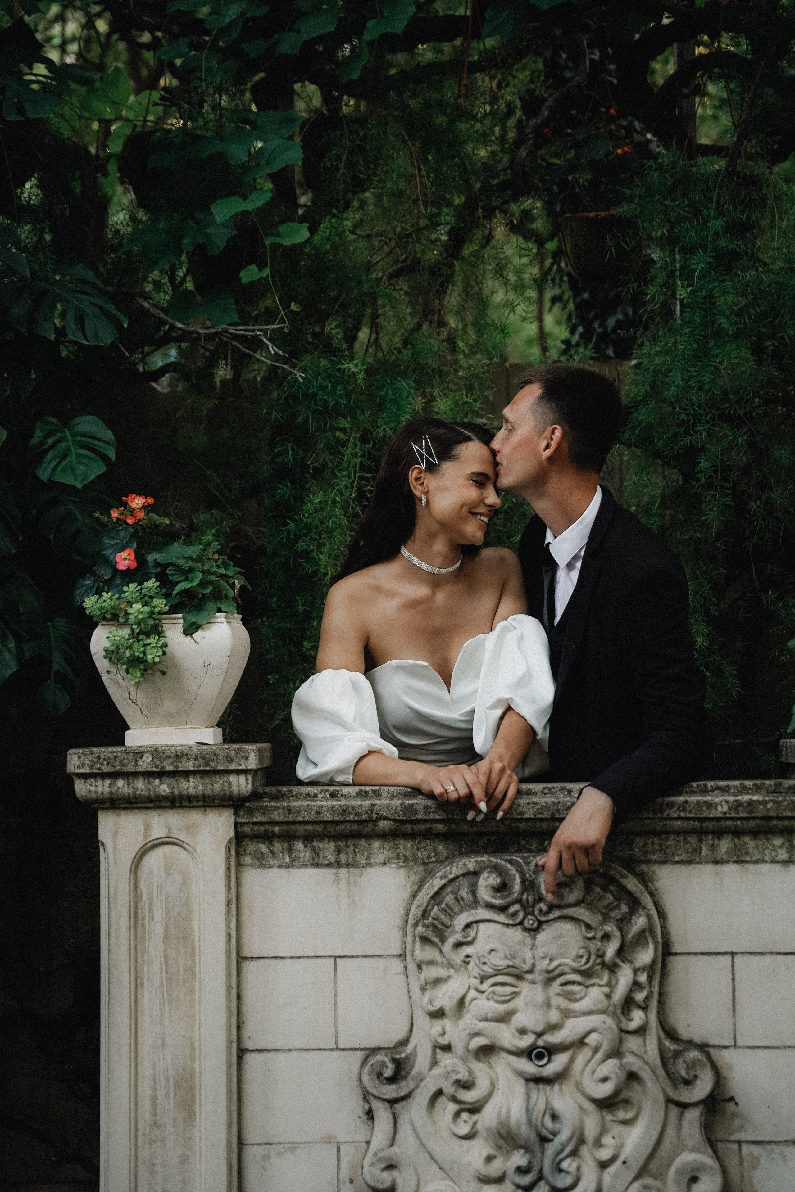 Свадьба в Геленджике в старом парке. VISUAL ARTIST · KRONGAUZ ANASTASIA