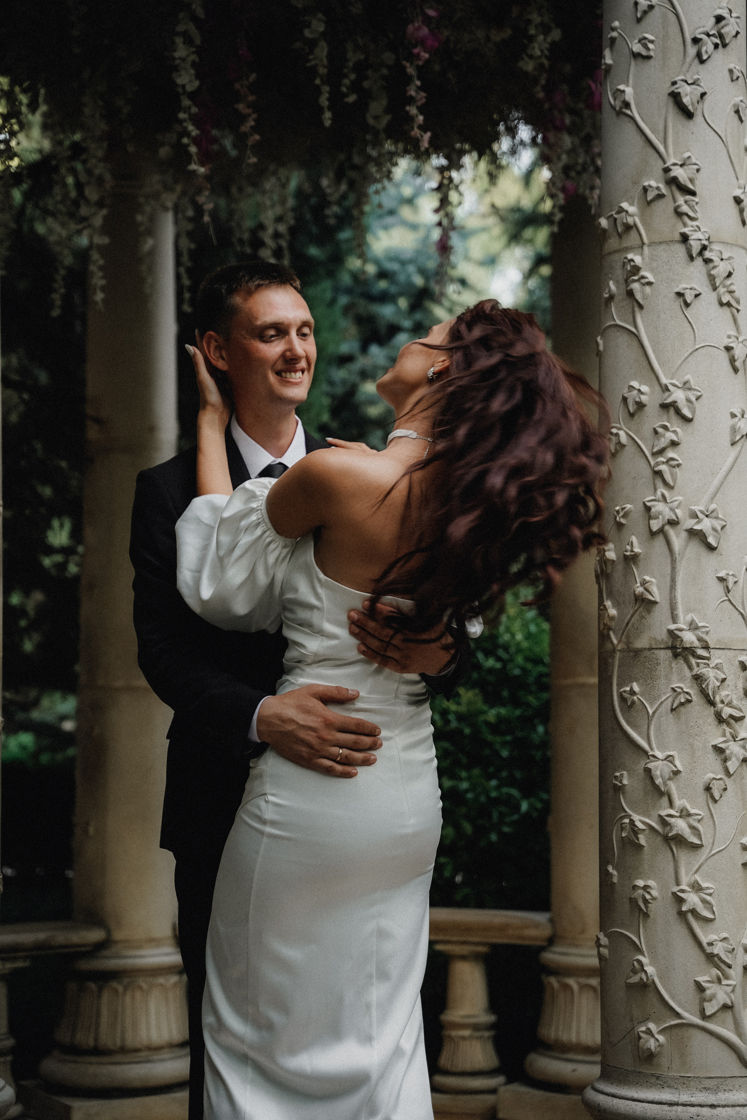 Свадьба в Геленджике в старом парке. VISUAL ARTIST · KRONGAUZ ANASTASIA