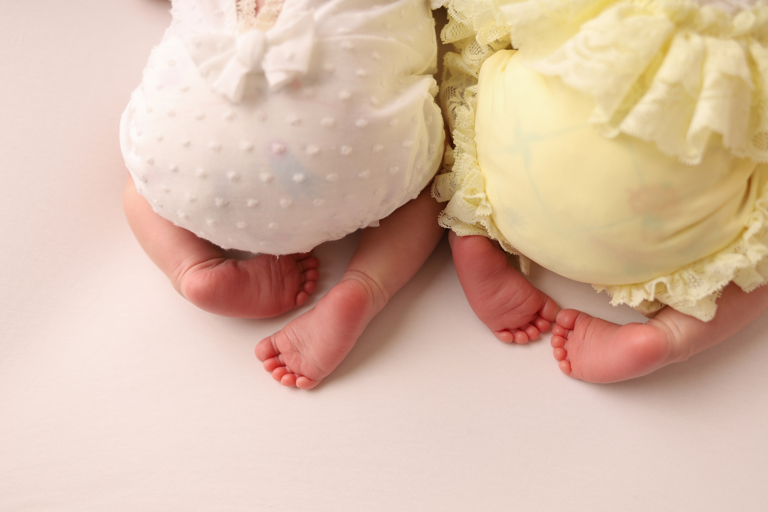 Близняшки. Фотограф новорожденных в Москве и Московской области Наталья Збиглей