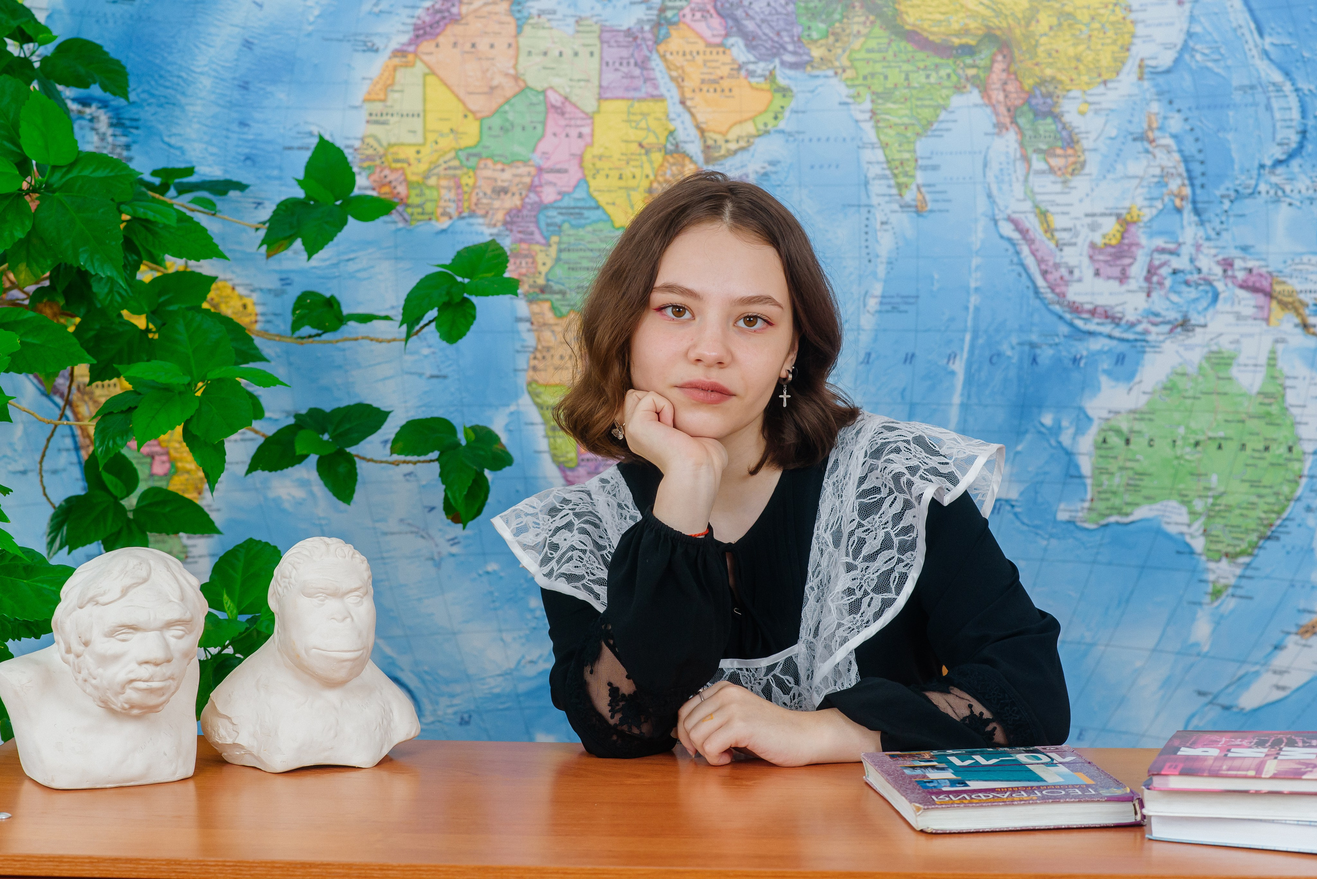 На фоне карты. Семейный фотограф в Барнауле