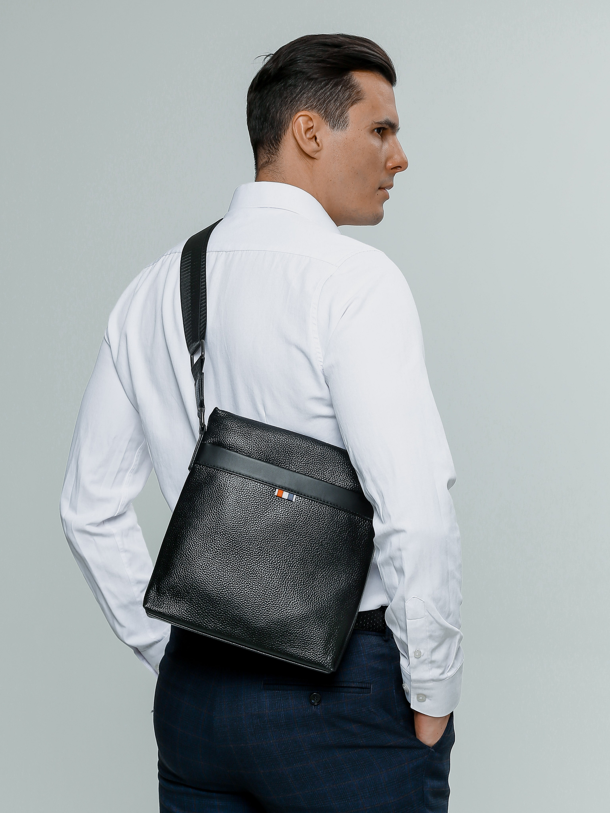 Коммерческая фотосессия мужских сумок для маркетплейсов и социальных сетей. Fashion фотограф в Санкт-Петербурге Савинова Ирина