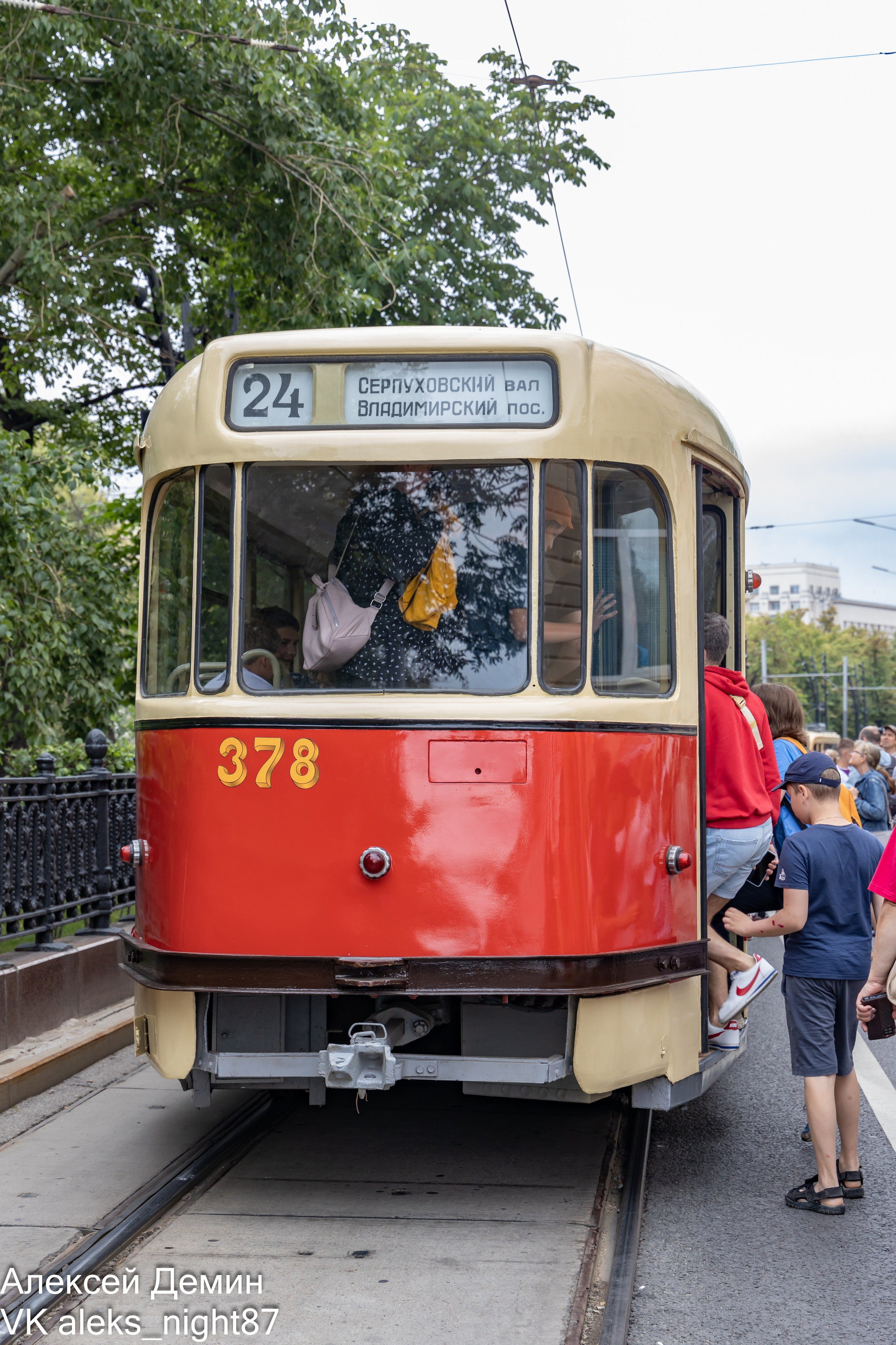 Ретро парад трамваем Москва 2023. Репортажный, семейный и студийный фотограф в Москве Демин Алексей