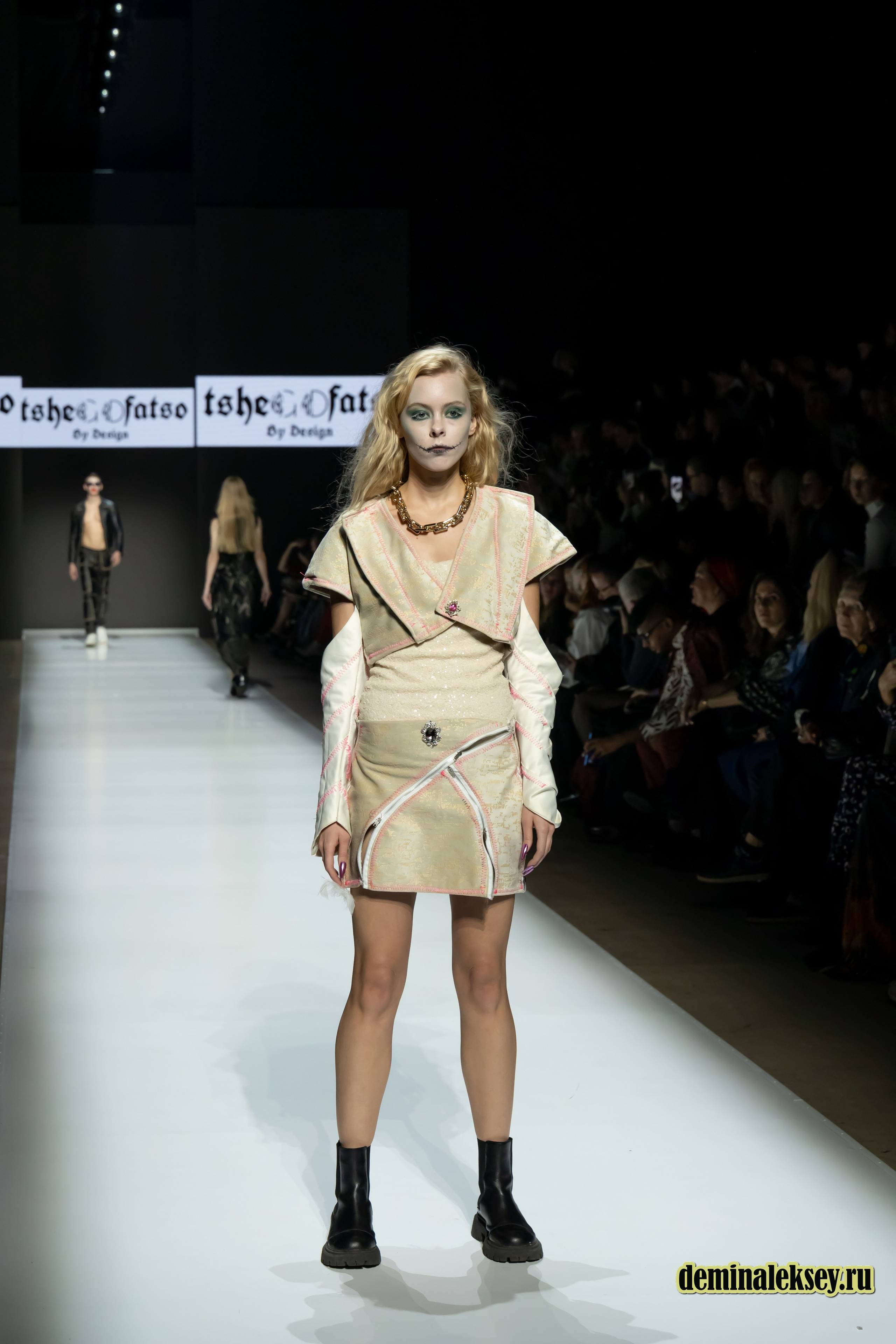 Московская неделя моды 2024 9 октября дизайнер Tshegofatso by design. Репортажный, семейный и студийный фотограф в Москве Демин Алексей