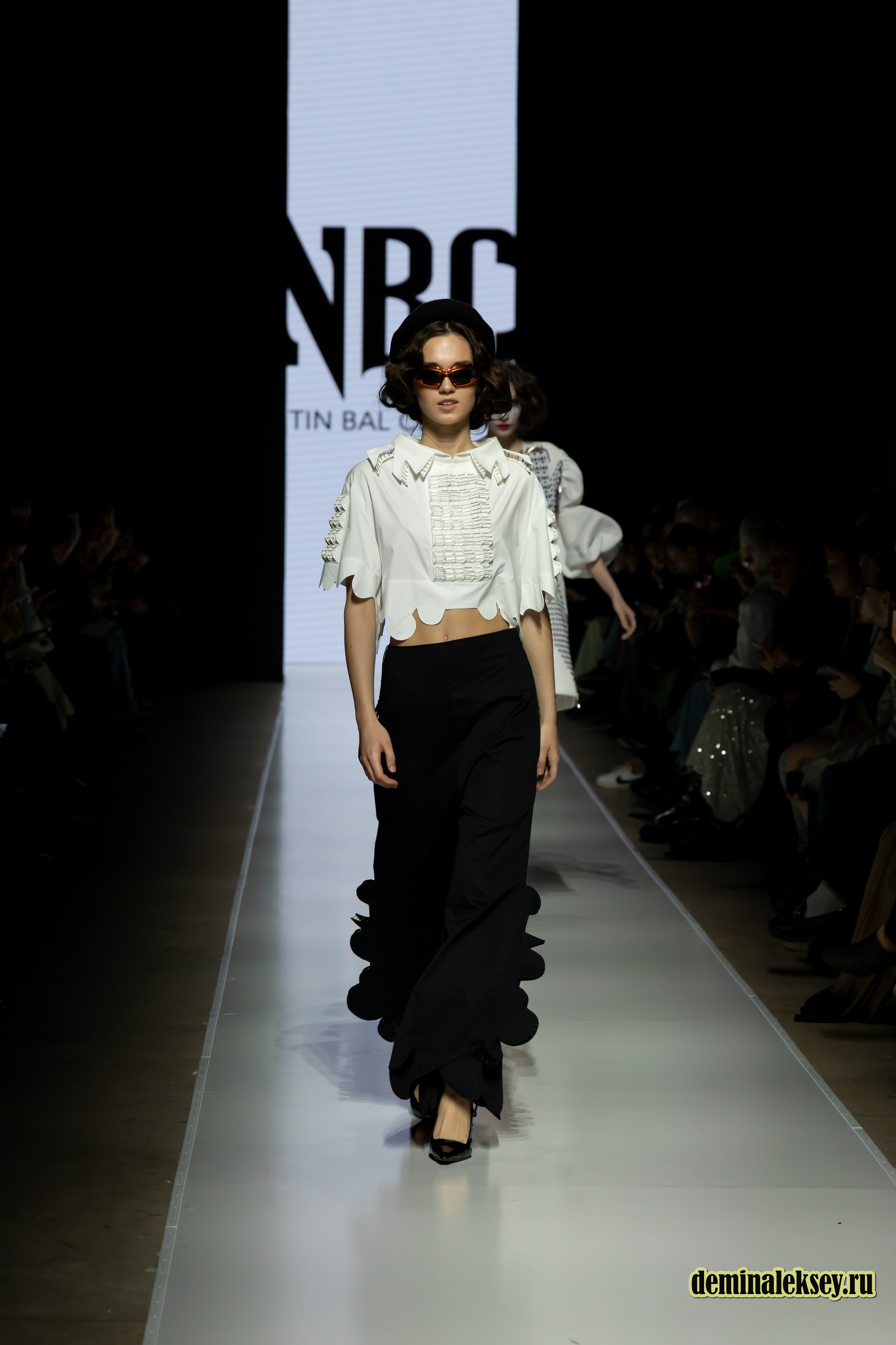 Московская неделя моды 2024 9 октября дизайнер NITIN BAL CHAHUAN presented by Fashion Design Council of India. Репортажный, семейный и студийный фотограф в Москве Демин Алексей