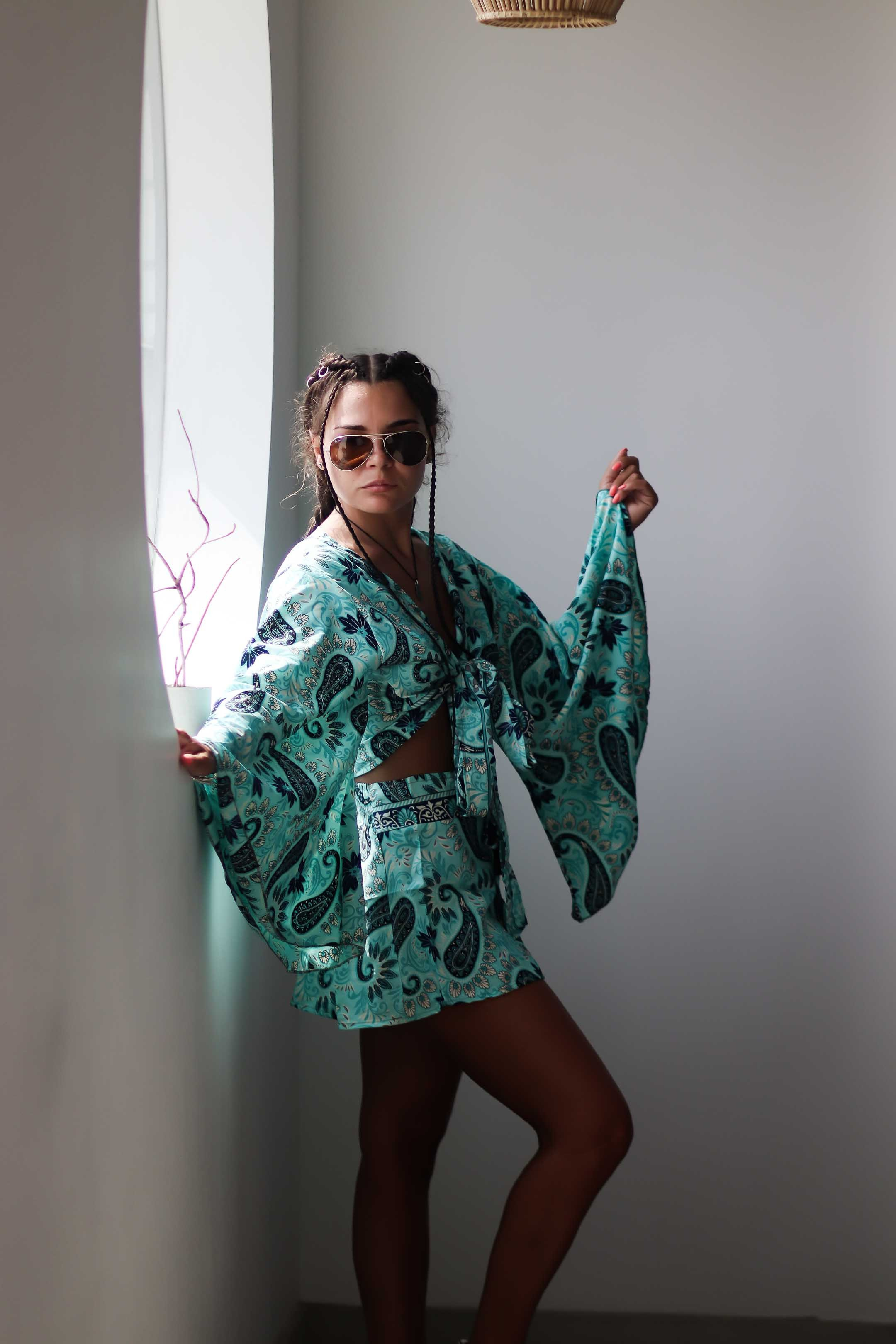 Коллекция купальников бикини. Фотограф на Шри-Ланке