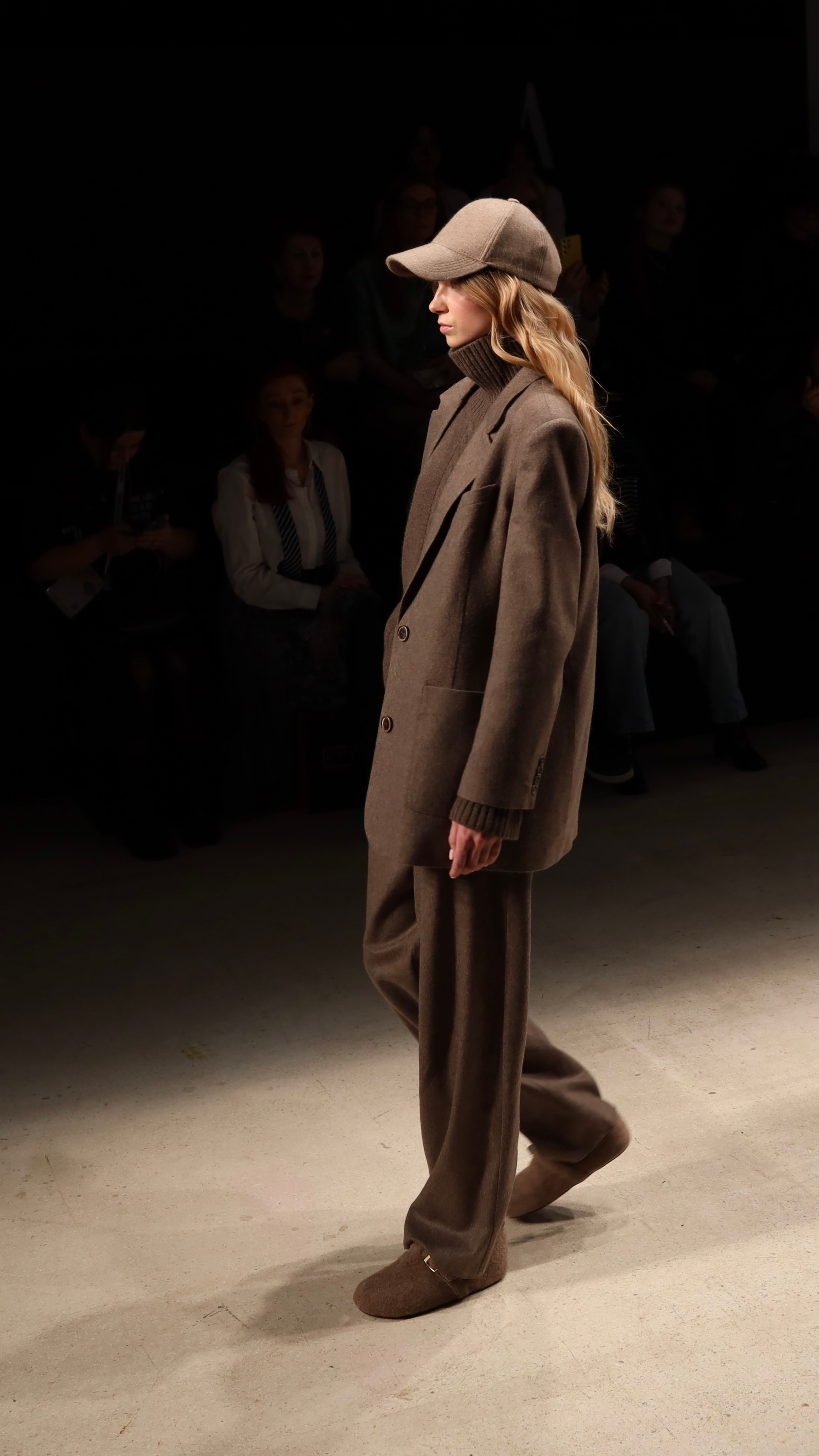 Съёмки модных показов. Фотограф в Москве — Рина Серёгина — съёмка в студии и репортаж