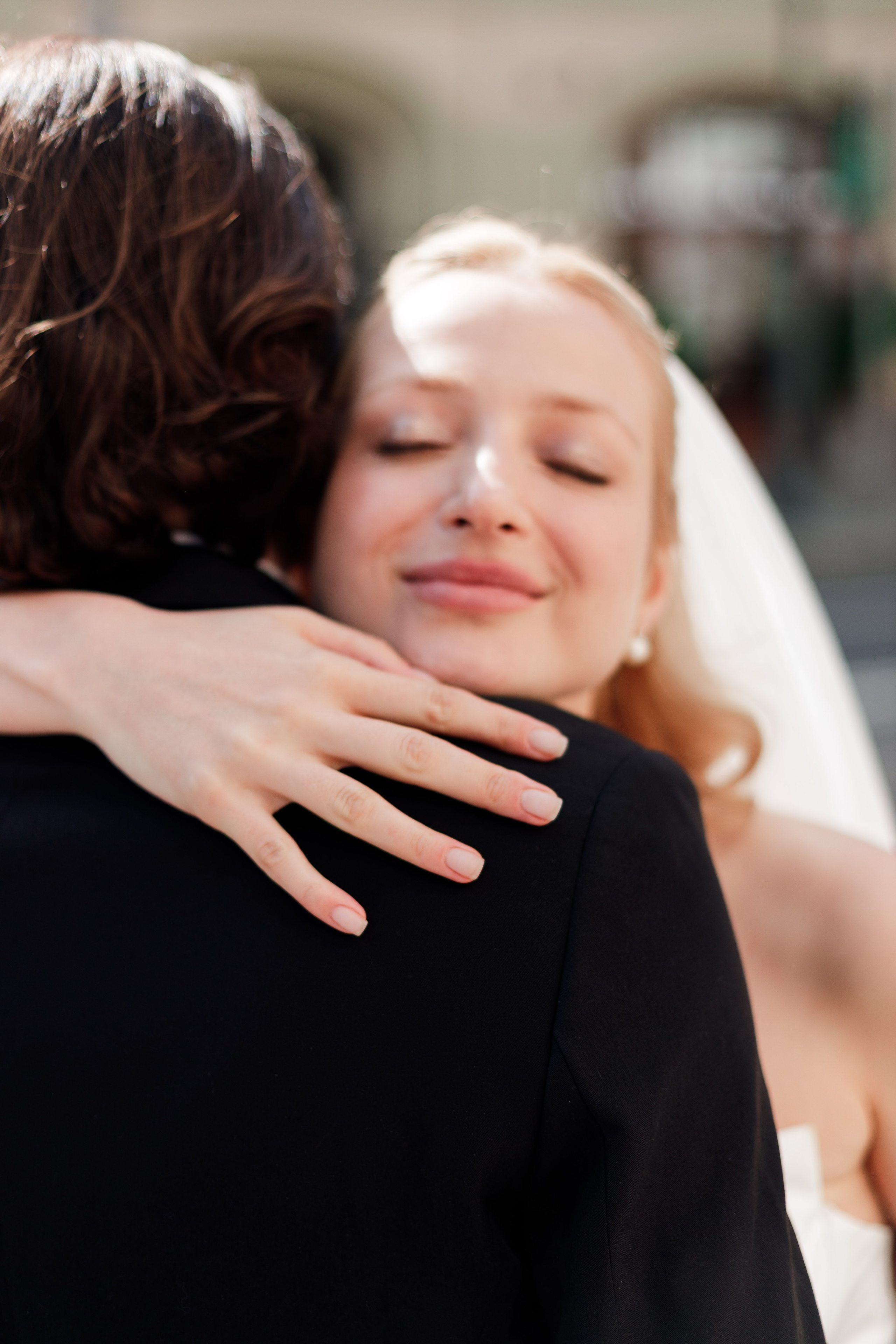 Свадебная фотосессия с автомобилем в центре Москвы, фотограф свадьбам Москва