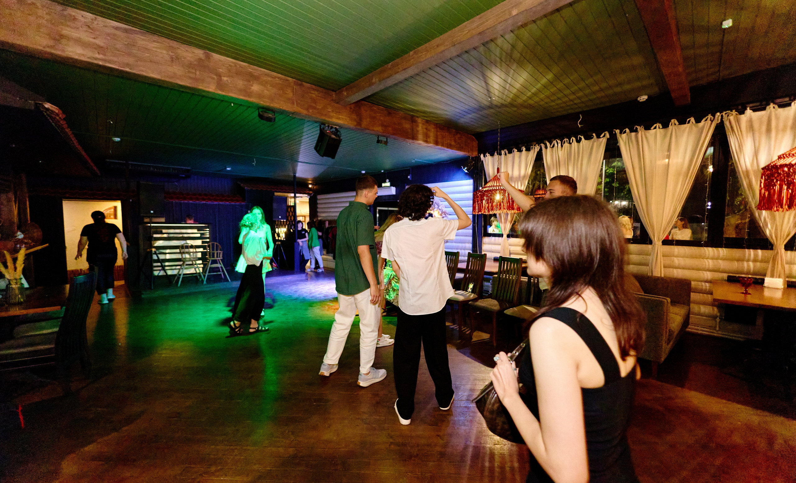 Выпускной 35 Сош. Фотограф Выпускные альбомы Таганрог Сергей Коробченко