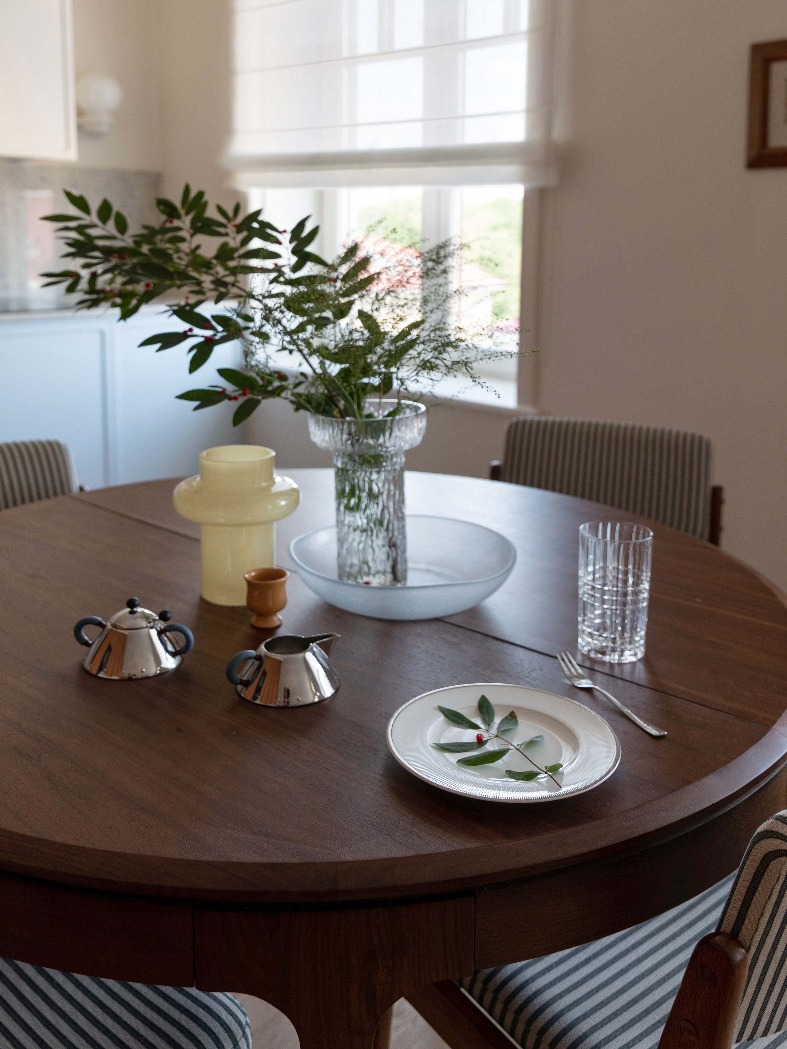 Парадная. «Roots» полный цикл производства мебели и интерьерных решений