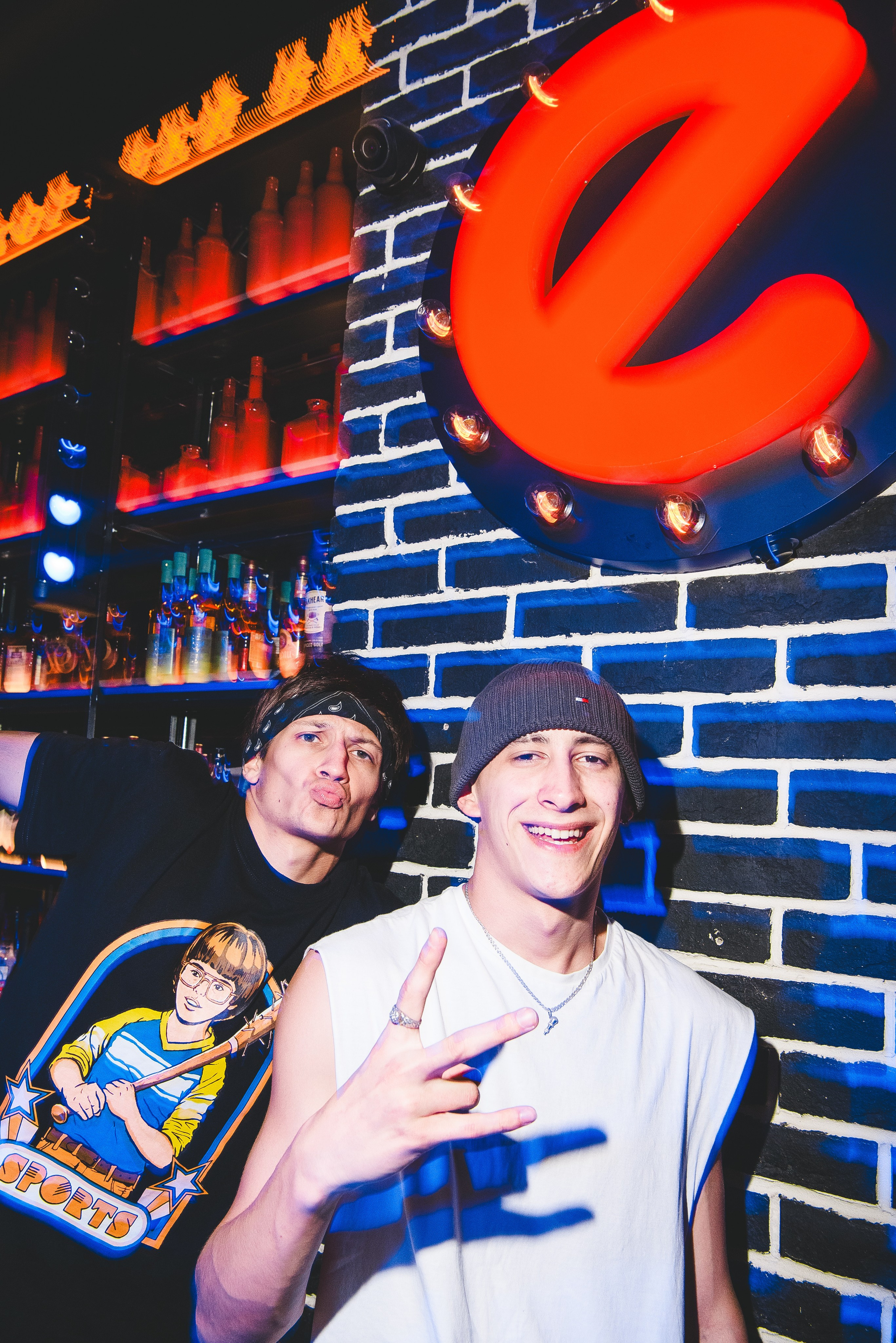 Фотоотчёты о вечеринках для НеБар Волгоград. Или стиль «пьяный фотограф». Фотограф в Волгограде и Волжском Александр Горбань