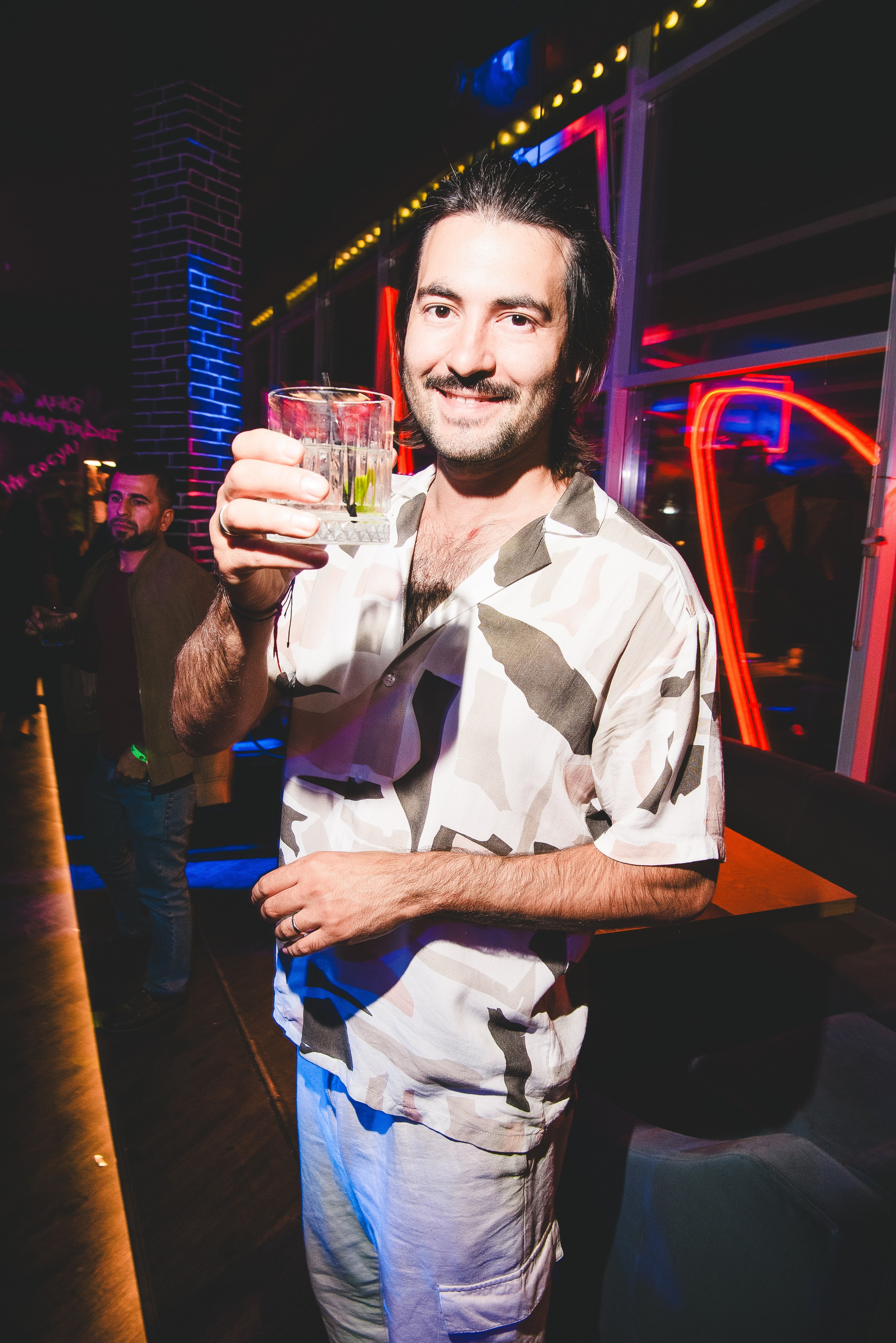 Фотоотчёты о вечеринках для НеБар Волгоград. Или стиль «пьяный фотограф». Фотограф в Волгограде и Волжском Александр Горбань