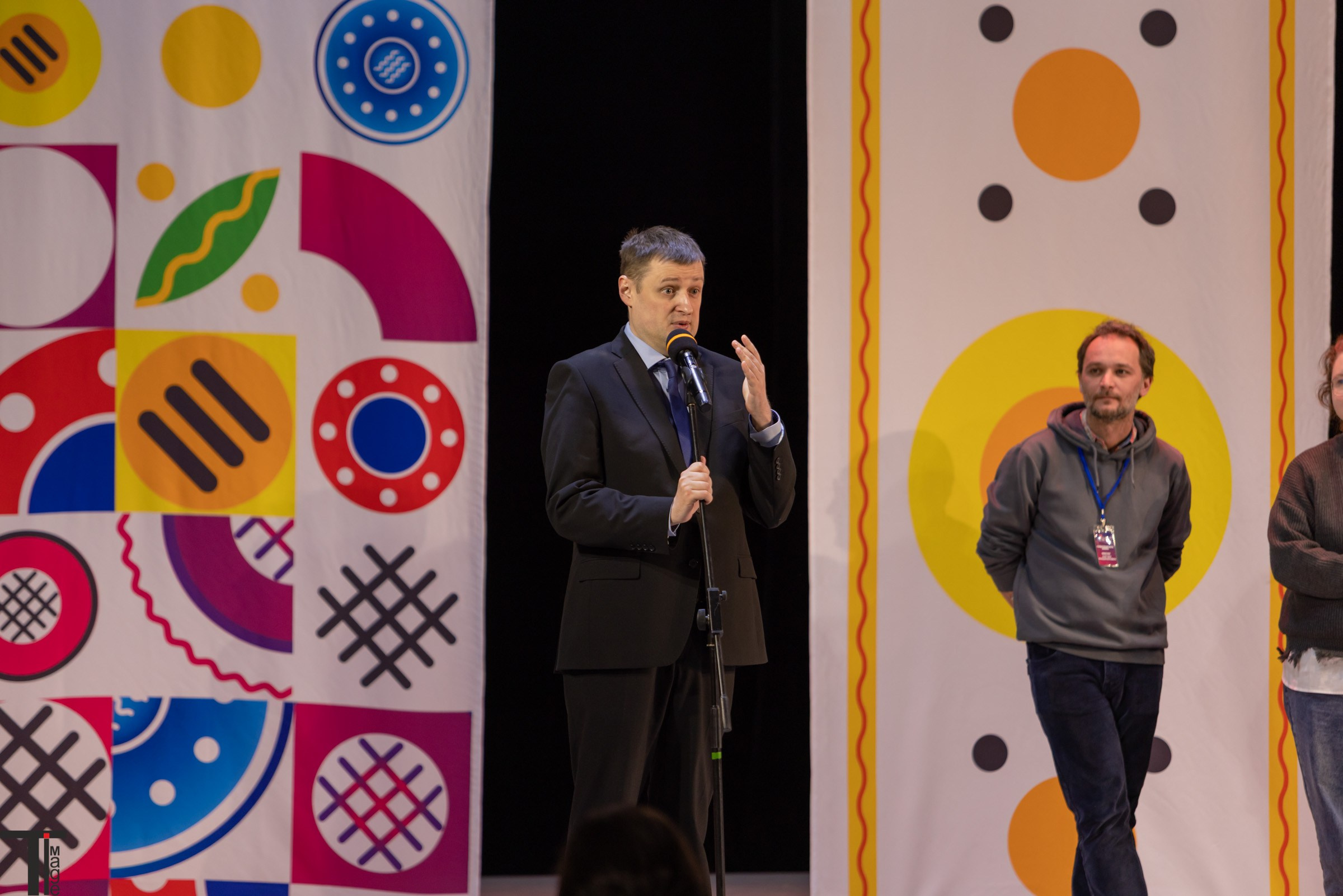 Театральная Вятка 2025. Имидж Технологии — репортажная фотография в Кирове Кировской области. Производство сувенирных магнитов, заливных этикеток и значков