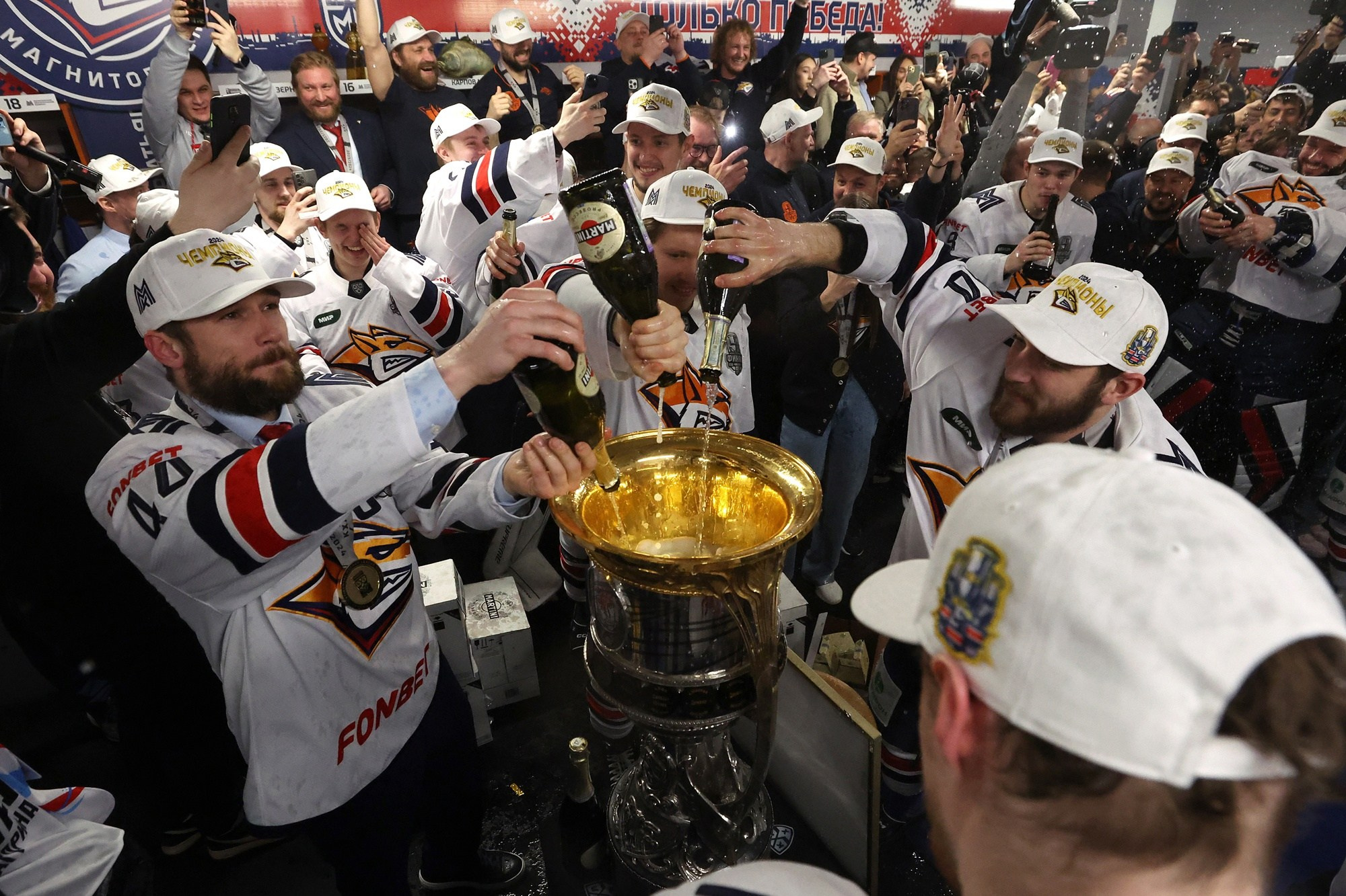 Партнеры, заказчики, клубы КХЛ, хоккей, форма, Салават Юлаев, Автомобилист, Металлург, Трактор, Ак Барс, Нефтехимик, ВХЛ, КХЛ, STEEL AXES, Магнитогорск, экипировка, спорт, твори добро, ДЦП, благотворительность Кубок Гагарина