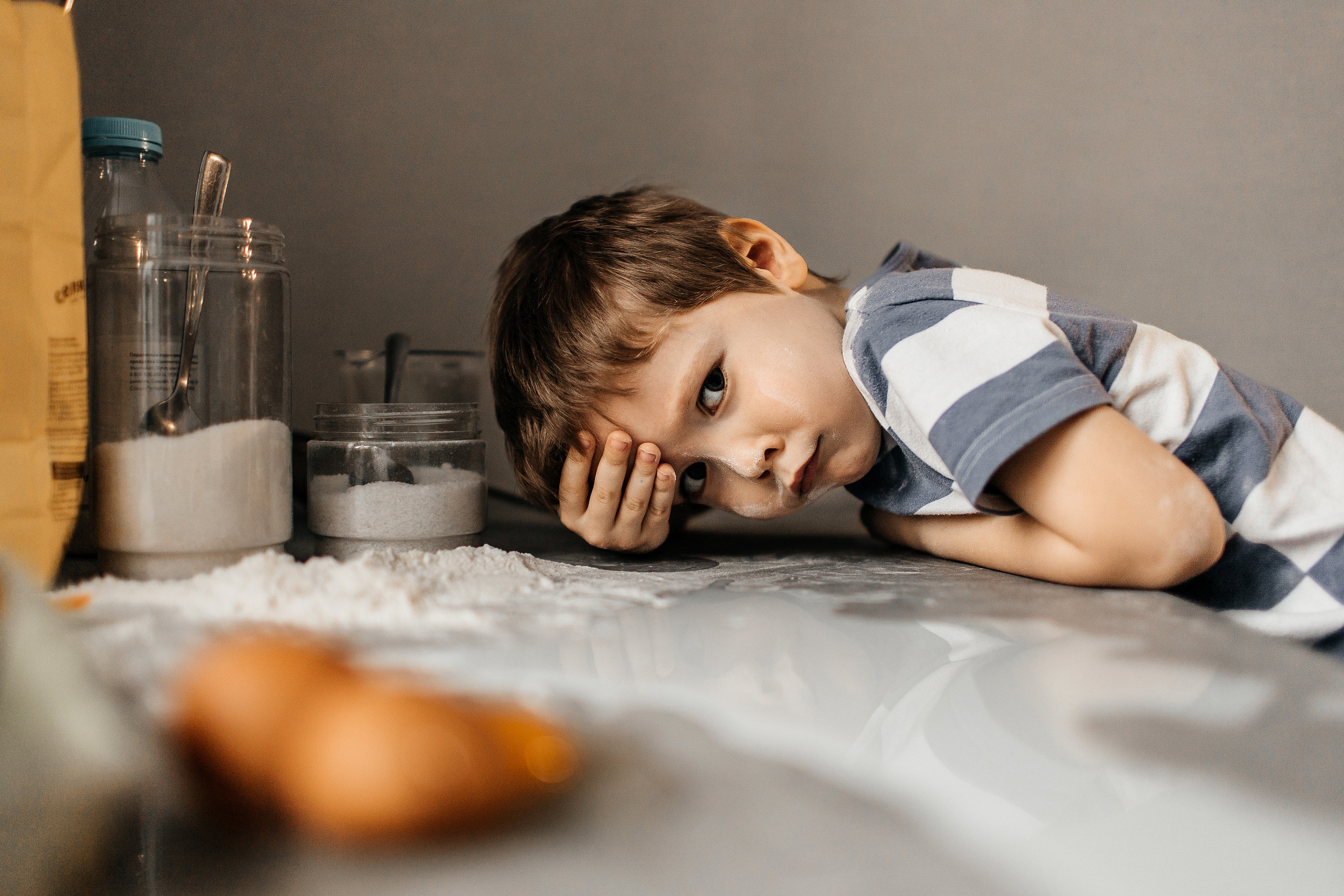 Здравствуйте! Я свадебный фотограф из Ульяновска, работаю в том числе по всей России и с выездом за границу. Снимаю свадьбы, lovestory, корпоративы, светский репортаж. Провожу обучение по фотографии, мастер-классы и воркшопы для других фотографов.