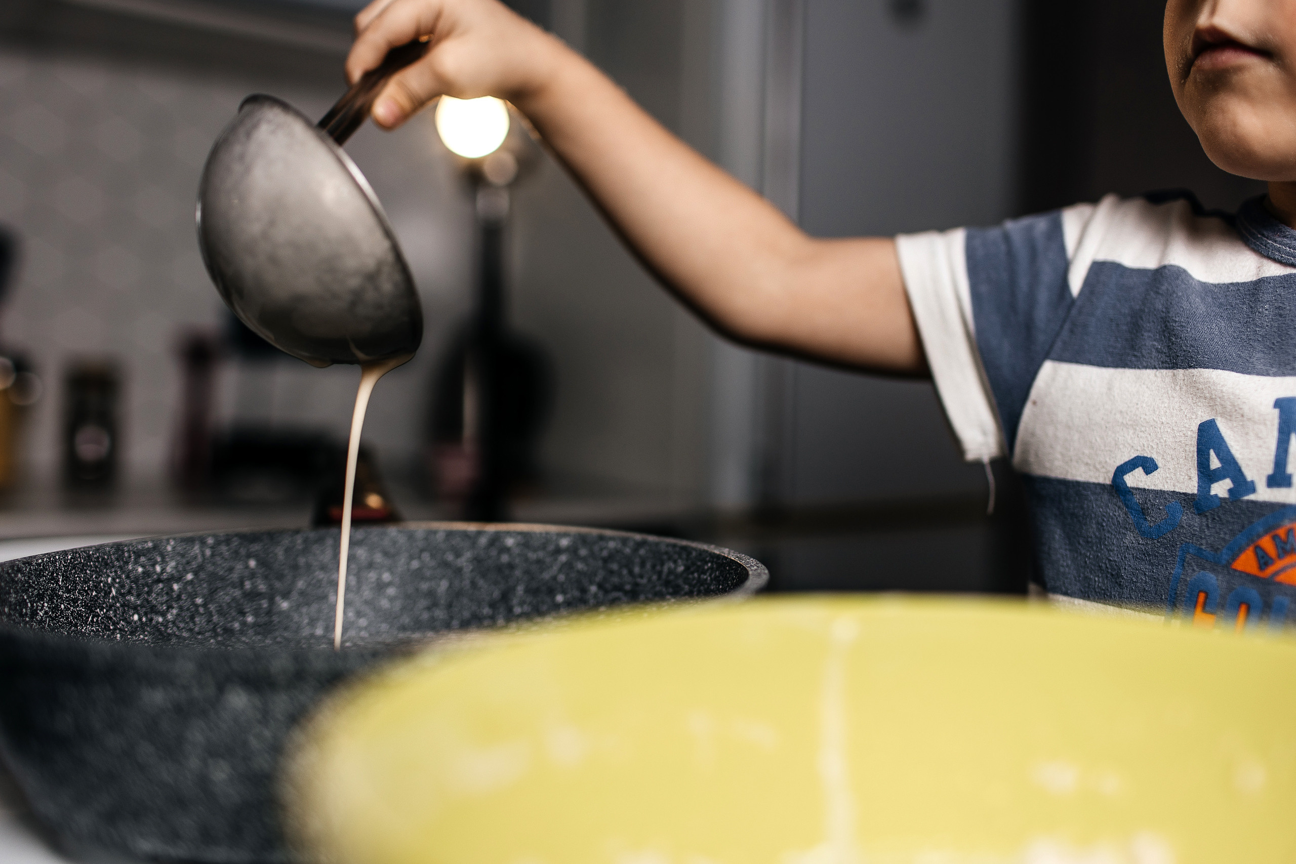 Здравствуйте! Я свадебный фотограф из Ульяновска, работаю в том числе по всей России и с выездом за границу. Снимаю свадьбы, lovestory, корпоративы, светский репортаж. Провожу обучение по фотографии, мастер-классы и воркшопы для других фотографов.