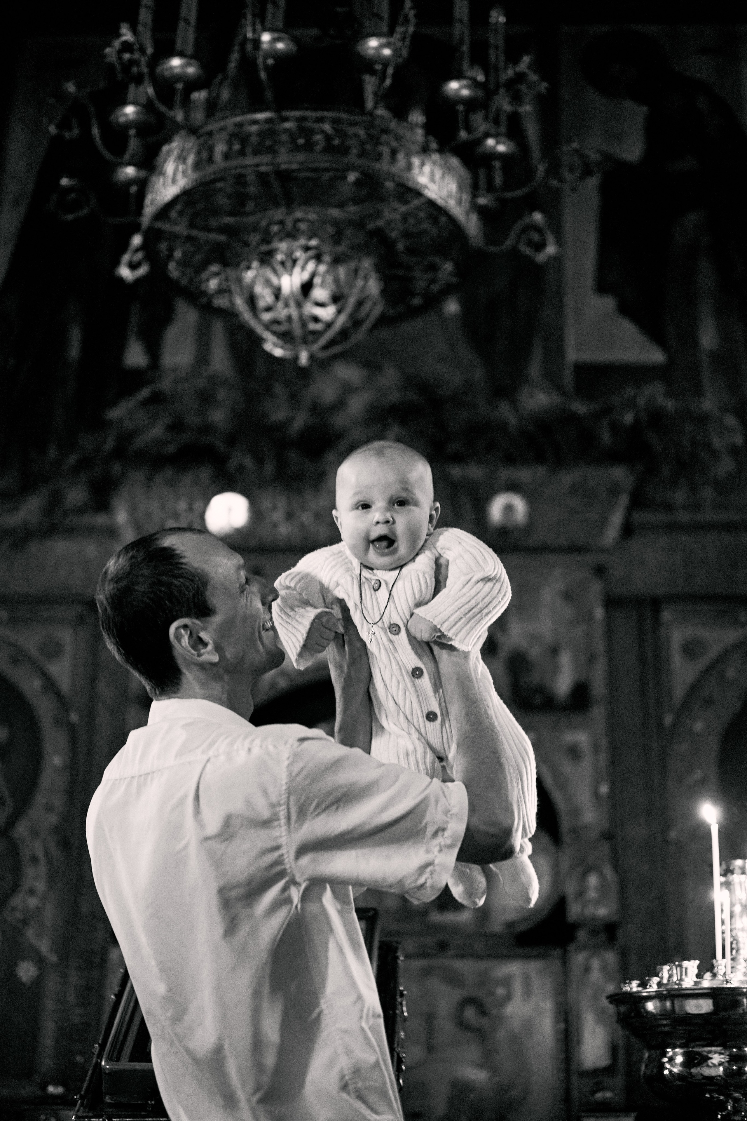Крещение в храме Василия Великого на Горке. Свадебный фотограф Надежда Максимова