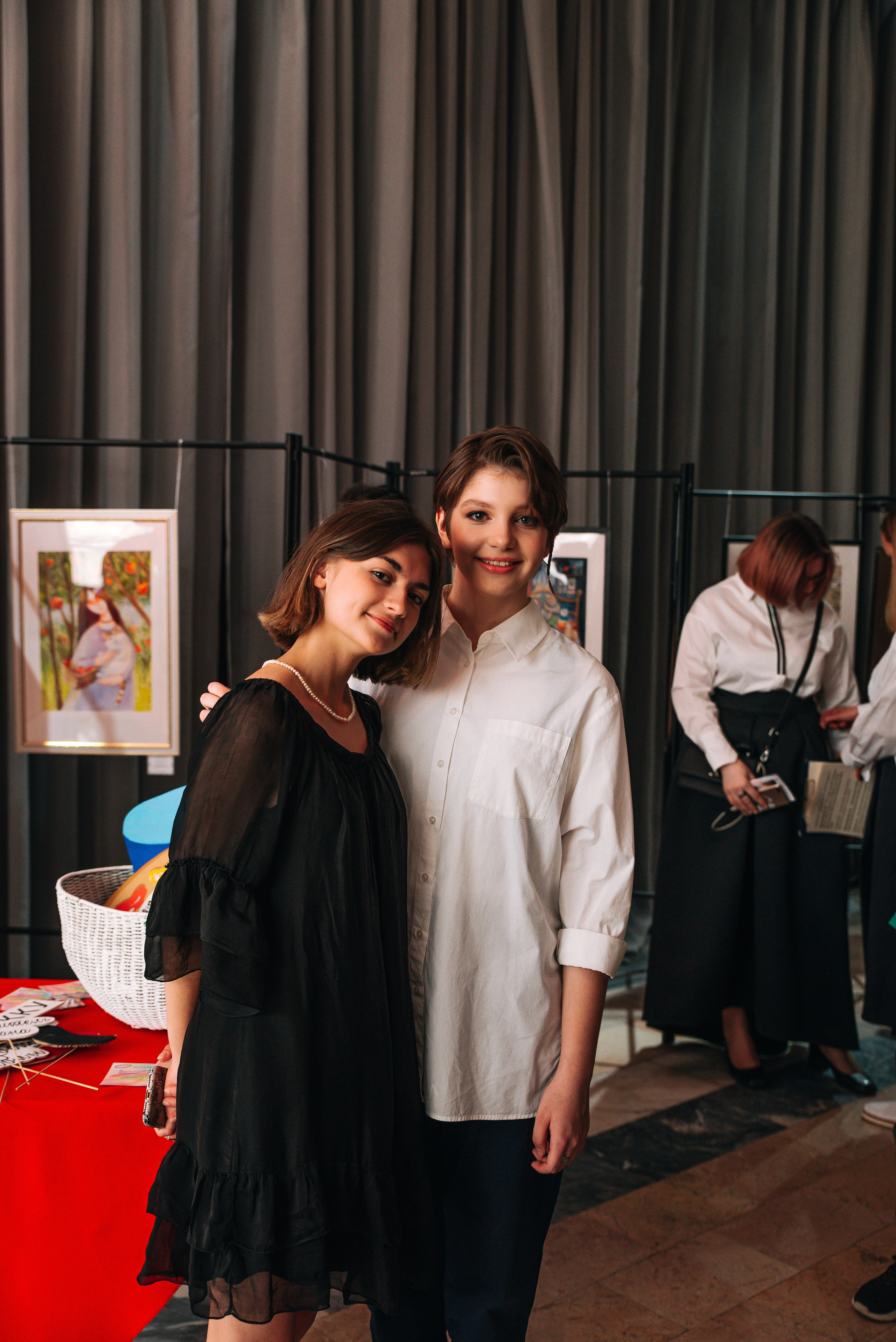 Выпускной в художественной школе. Главная