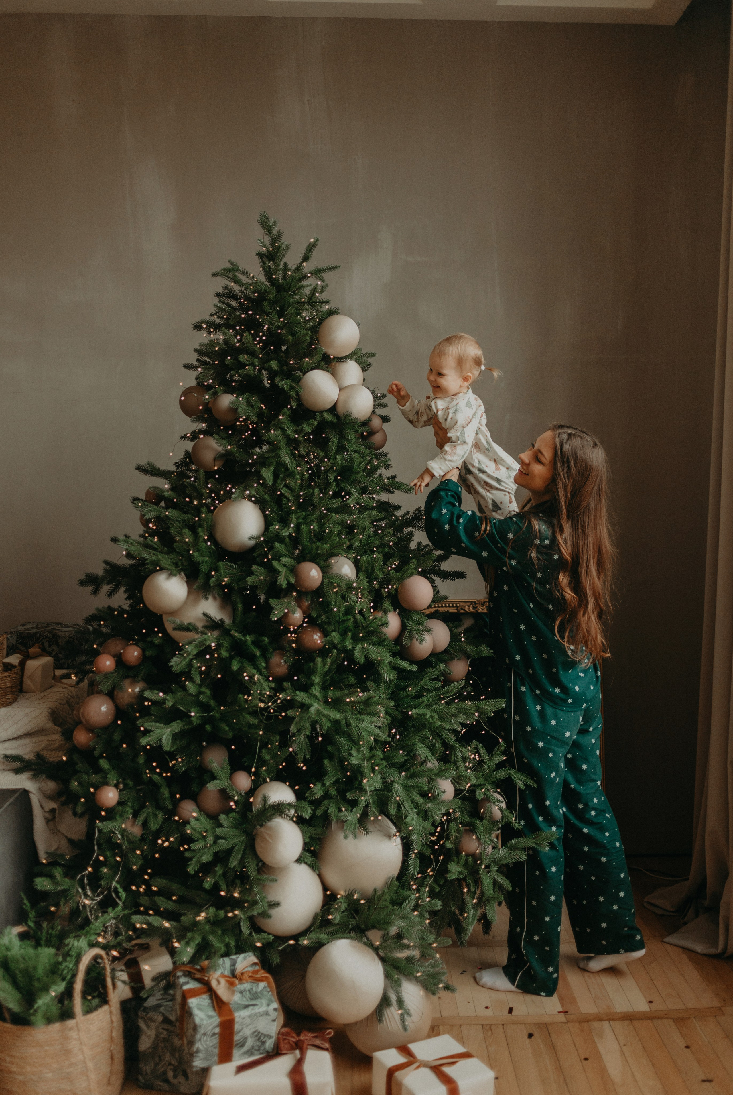 Новогодние фотографии 2024\2025 году, короткие сьемки. Фотограф в Краснодаре Евгения Михаевич
