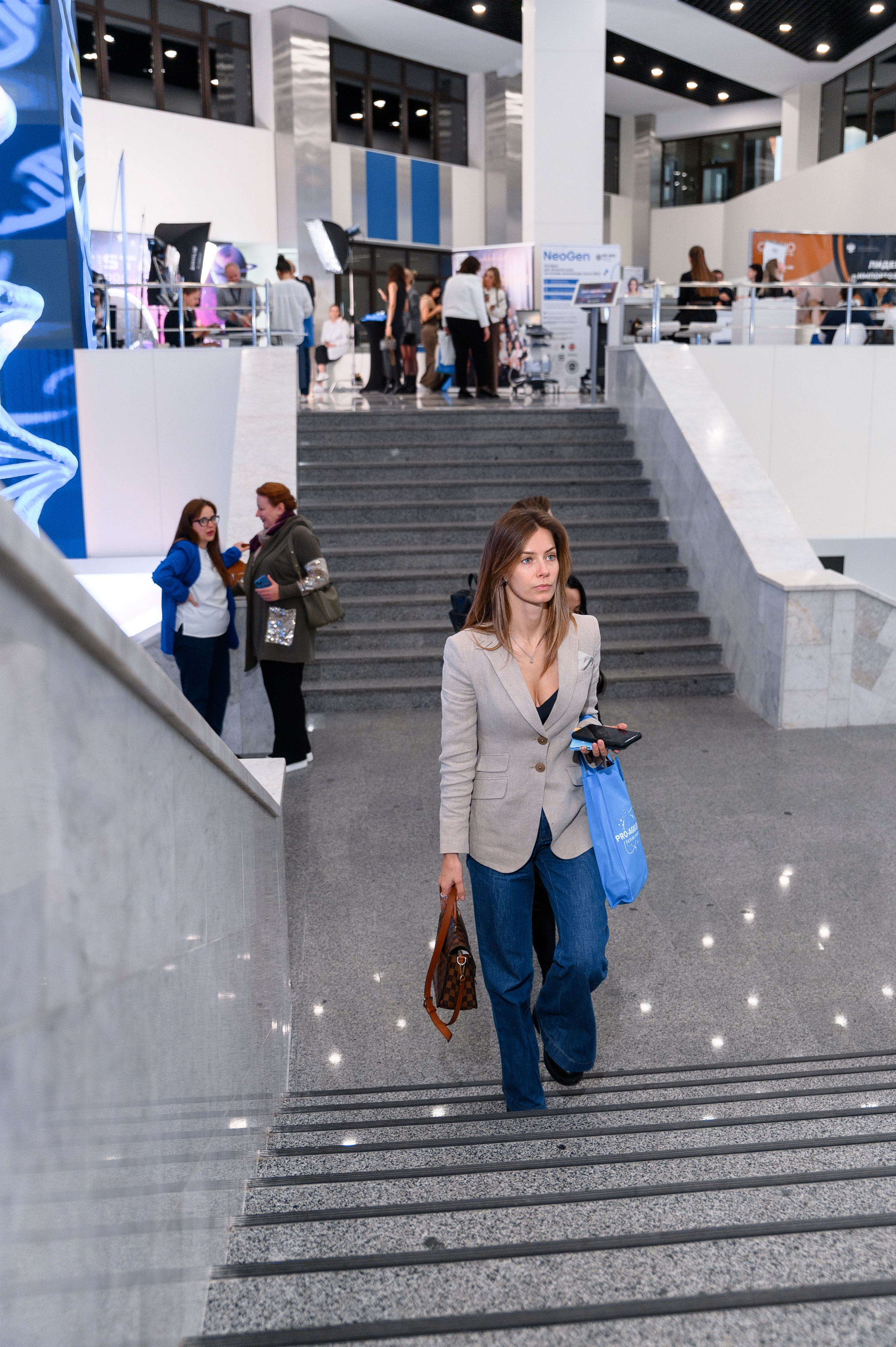 СЛУШАТЕЛИ. PRO-AGELESS