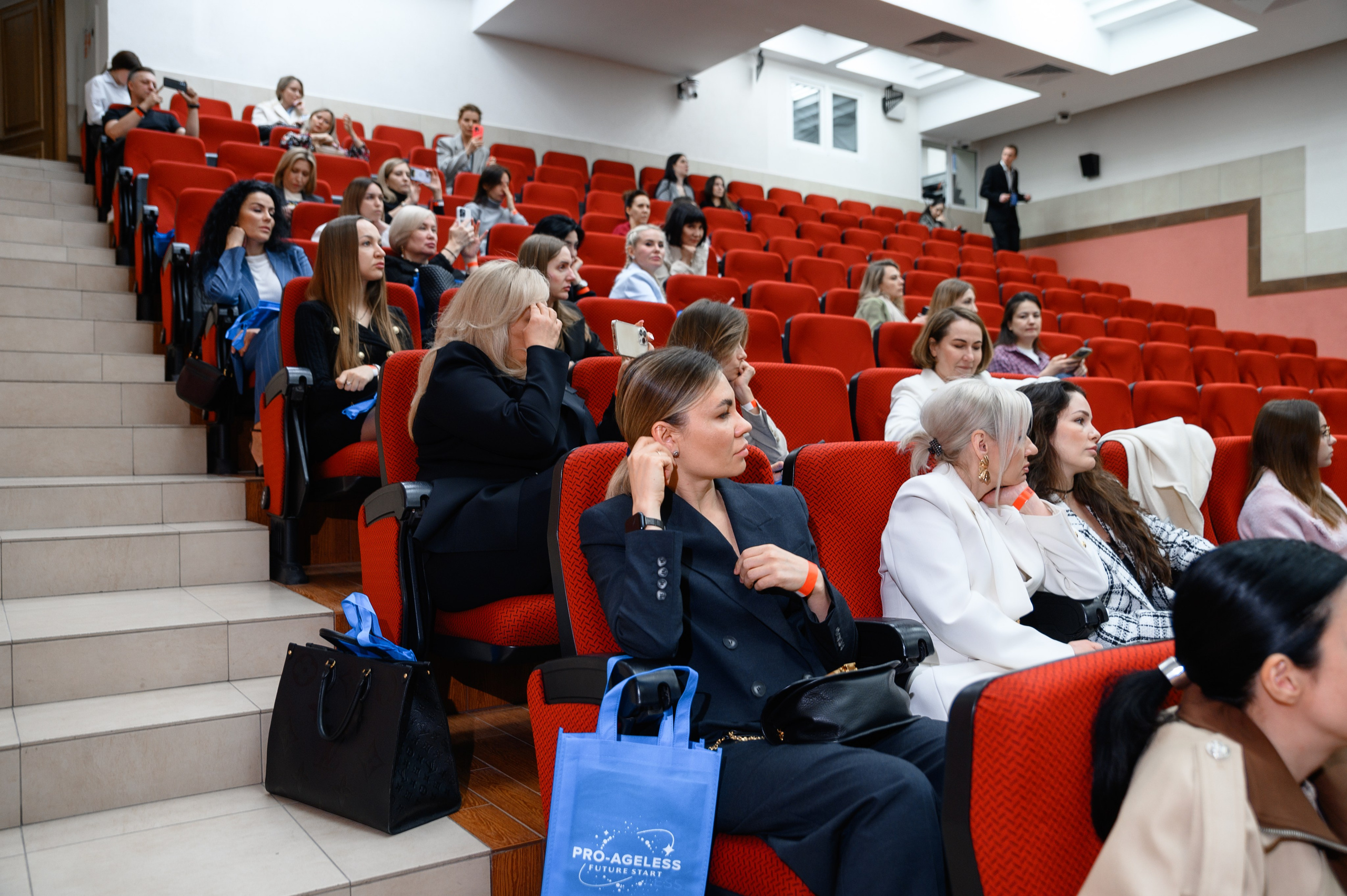 СЛУШАТЕЛИ. PRO-AGELESS