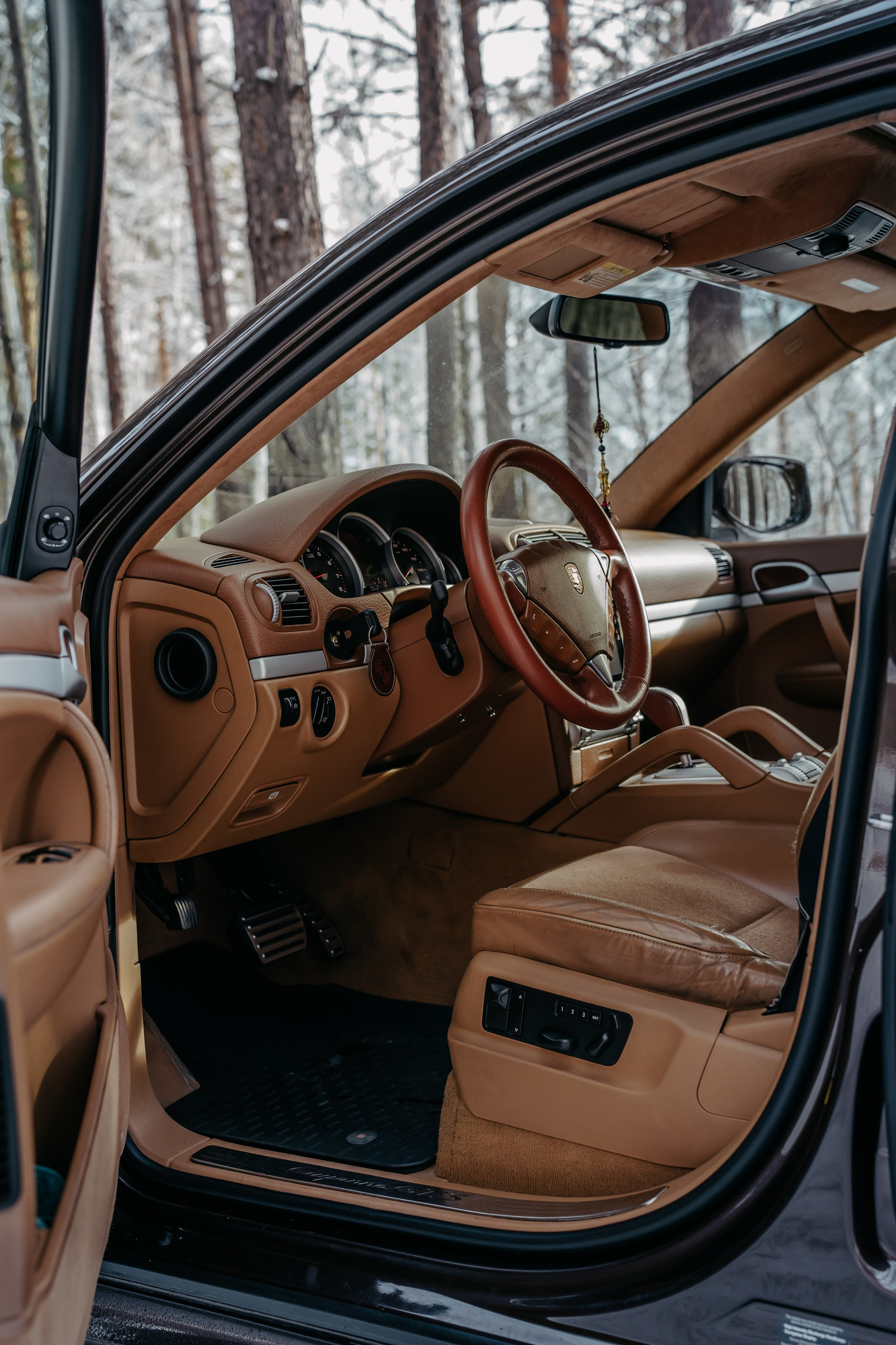 Porsche Cayenne. Фотограф, видеограф и пилот дрона на Байкале