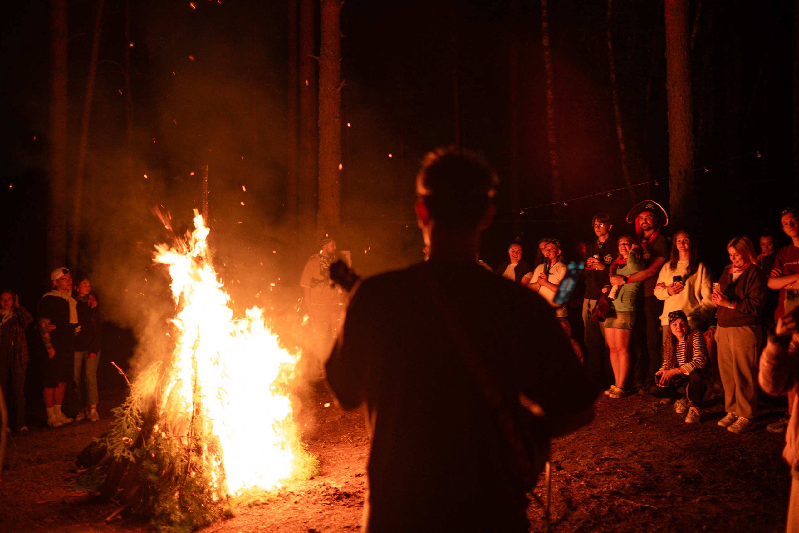 Лагерь пиратов для взрослых на острове на Волге. Фотограф Сергей Красильников