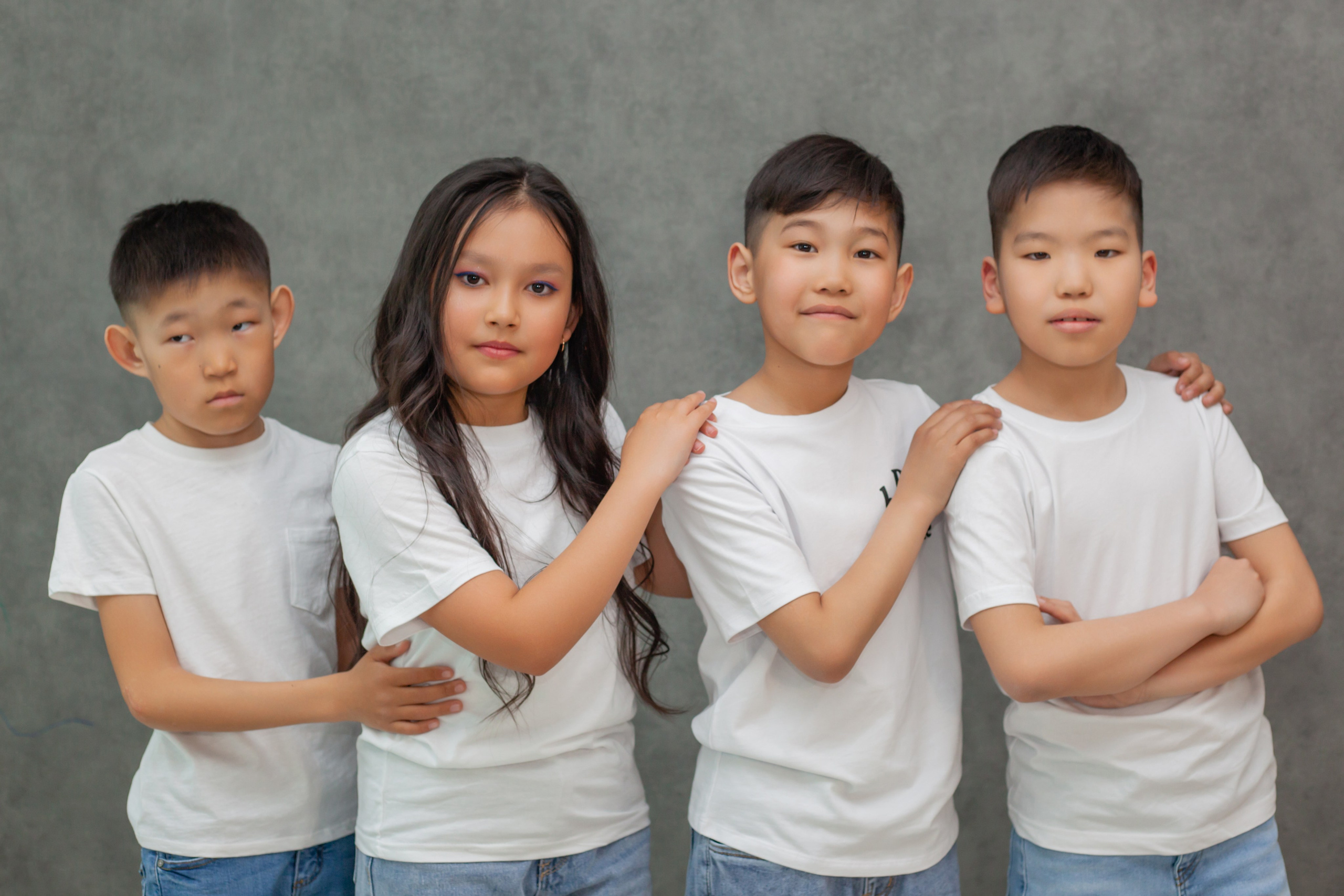 Школьники в студии. Фотограф Бурятия. Печать фотокниг