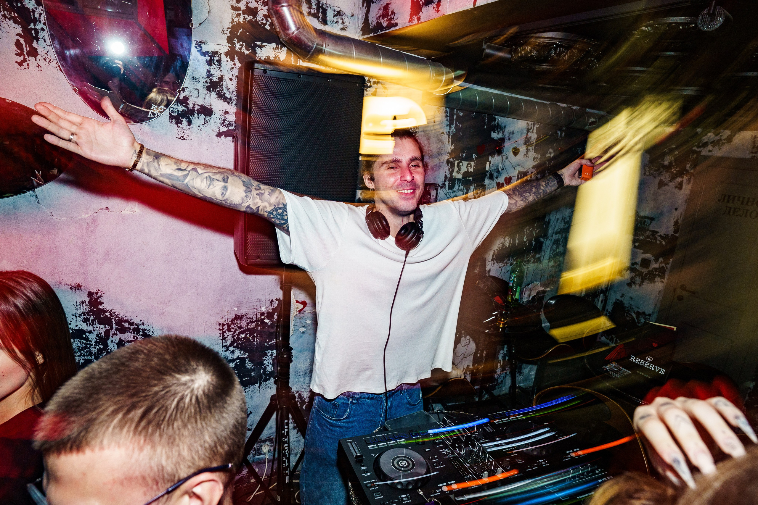 Бар разбитых сердец. DJ Guitacidelli. Концертный и репортажный фотограф в Санкт-Петербурге Слава Пахомов