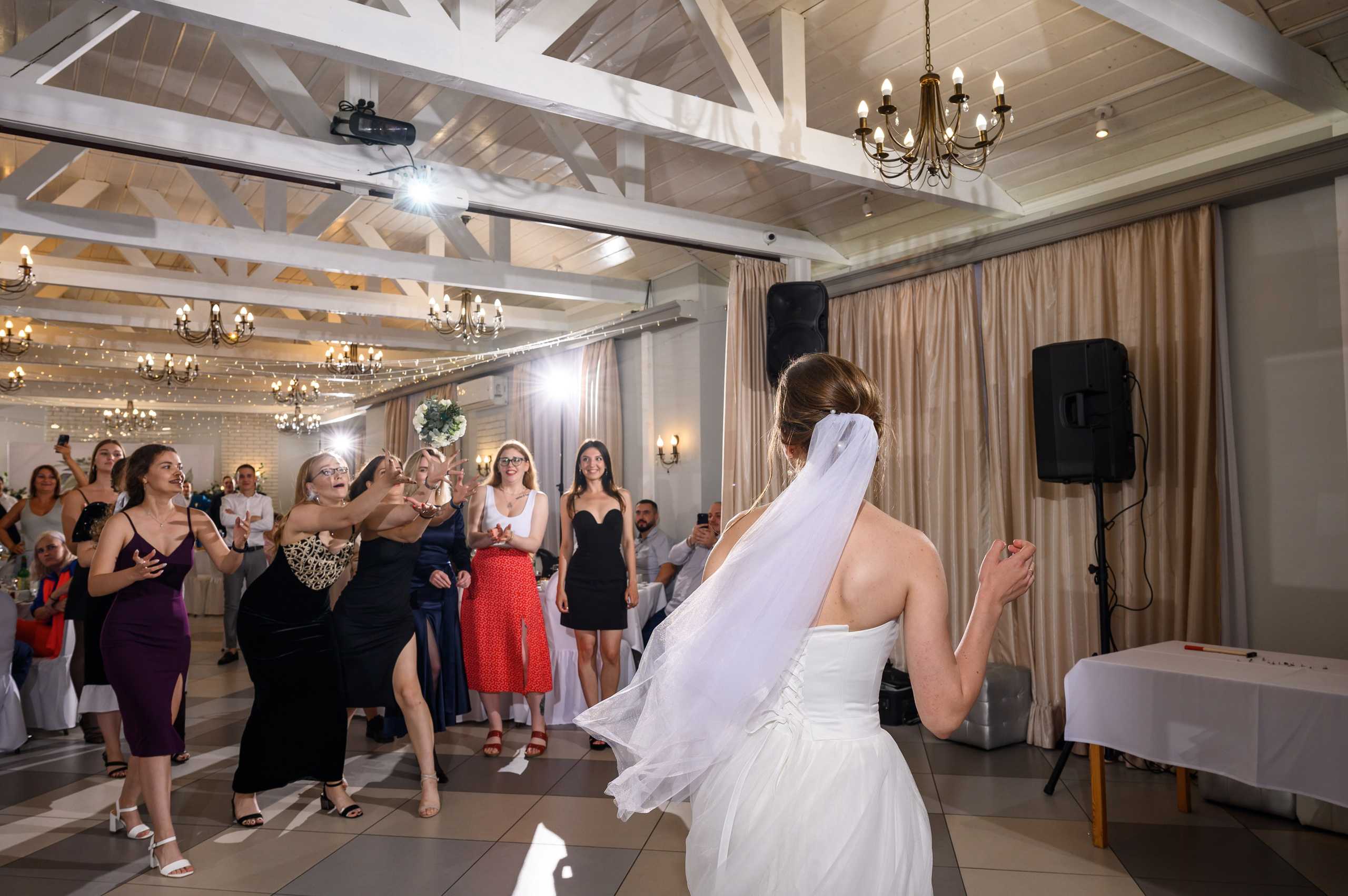 Свадебный фотограф Москва Бережки холл. Свадебный фотограф Москва Юрий Кульман