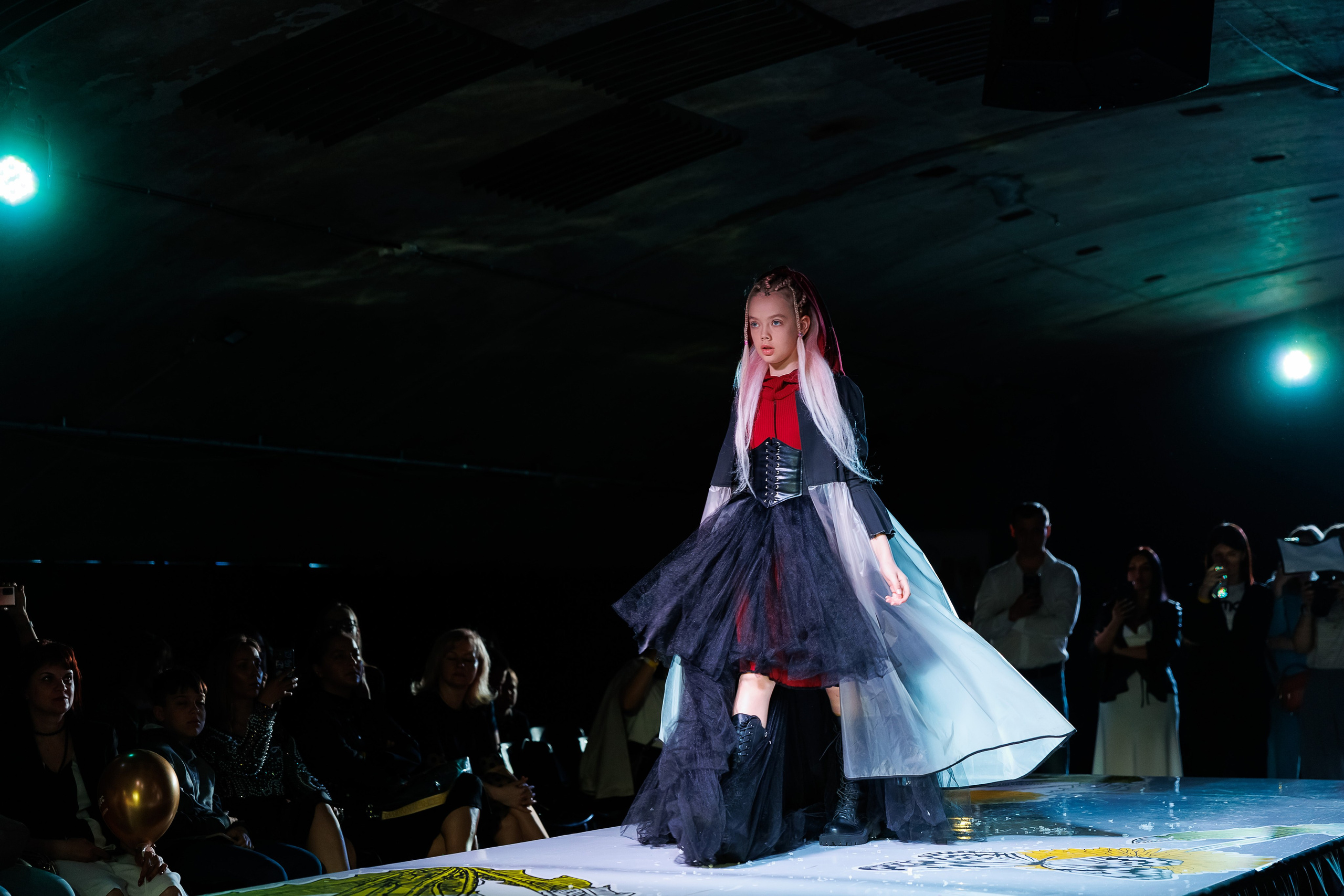 Показ Надежды Шибиной от журнала «Жираf». Фотограф Новосибирск — Наталья Гресь