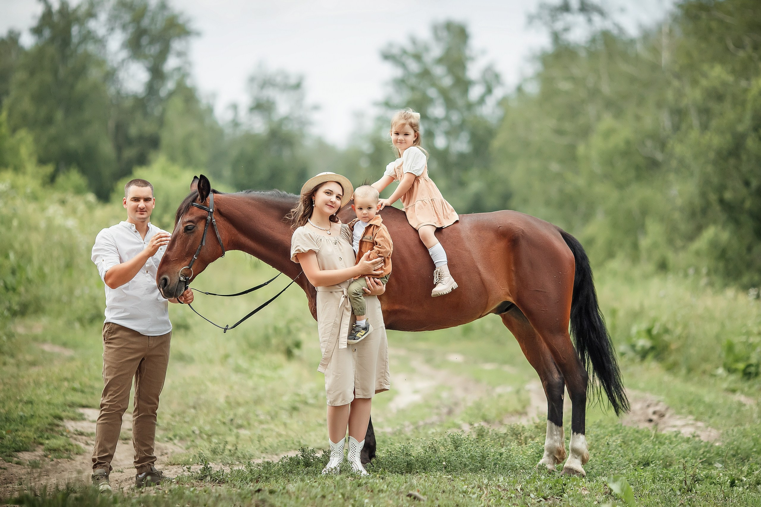 Семейные. Сказочный фотограф фотопроекты фототуры в Новосибирске и на Алтае